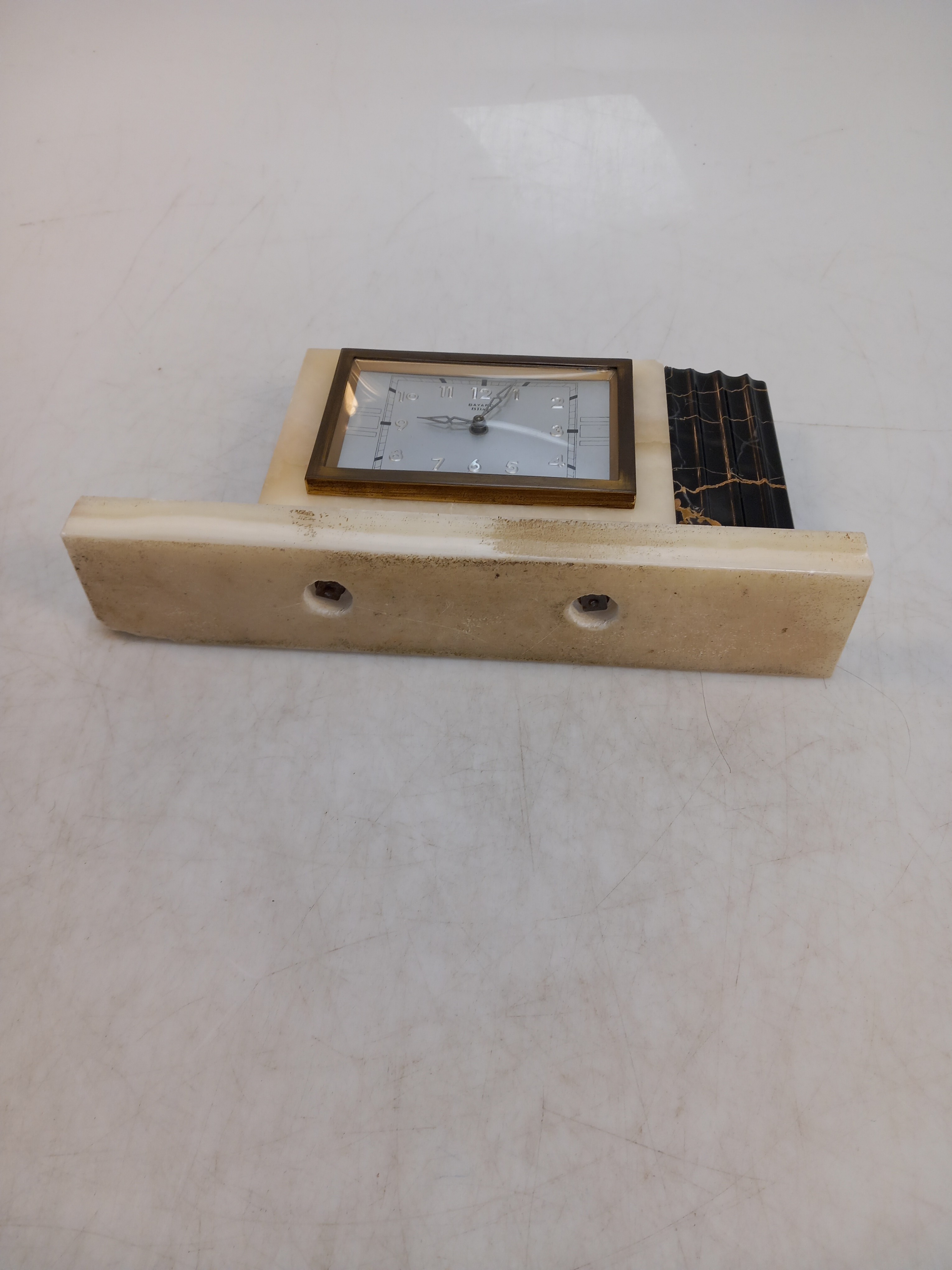 Horloge de table art déco en marbre de Bayard. - Photo 4