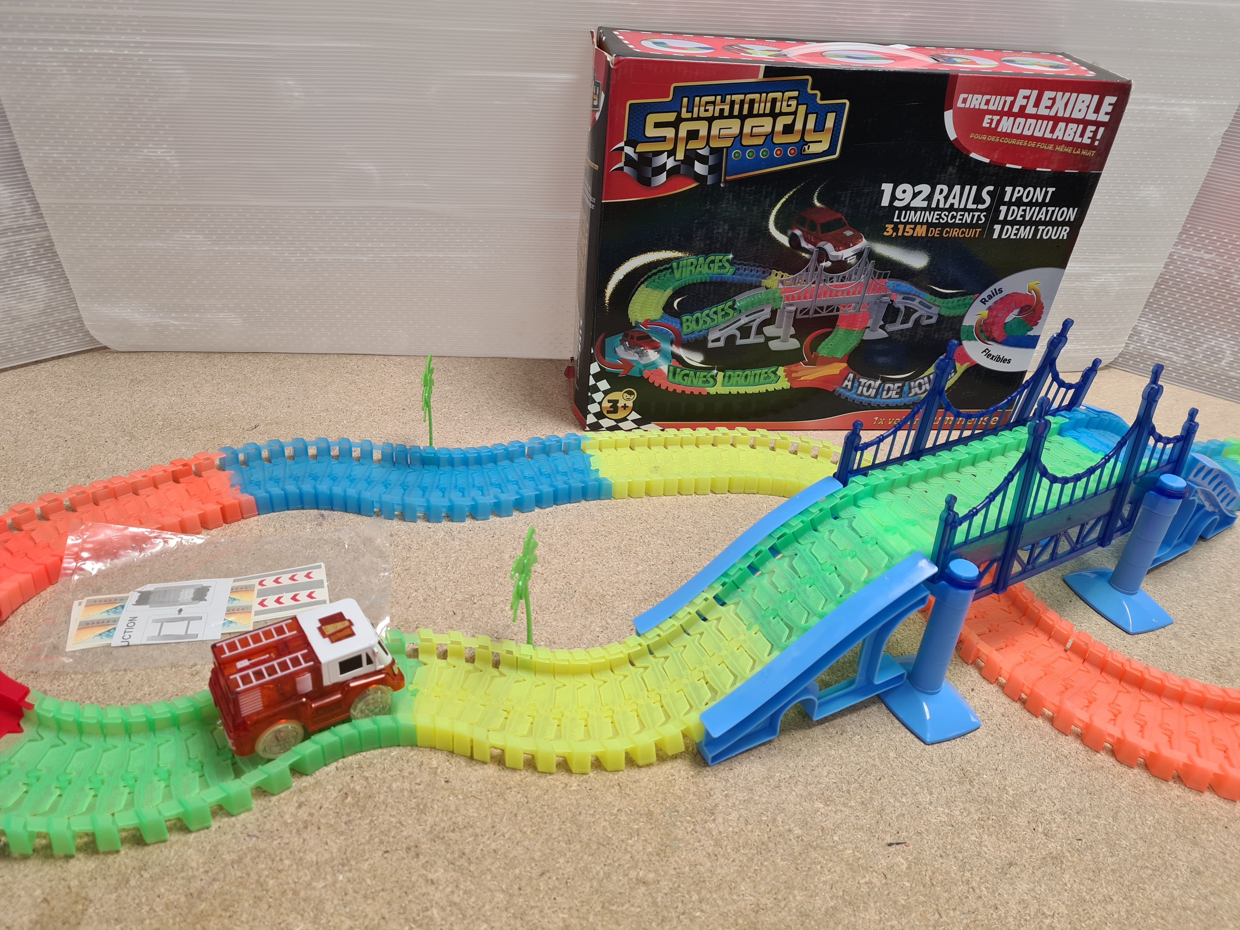 Circuit flexible et modulable - Lightning speedy- 3ans+ Bon état - Vue 6 - 
