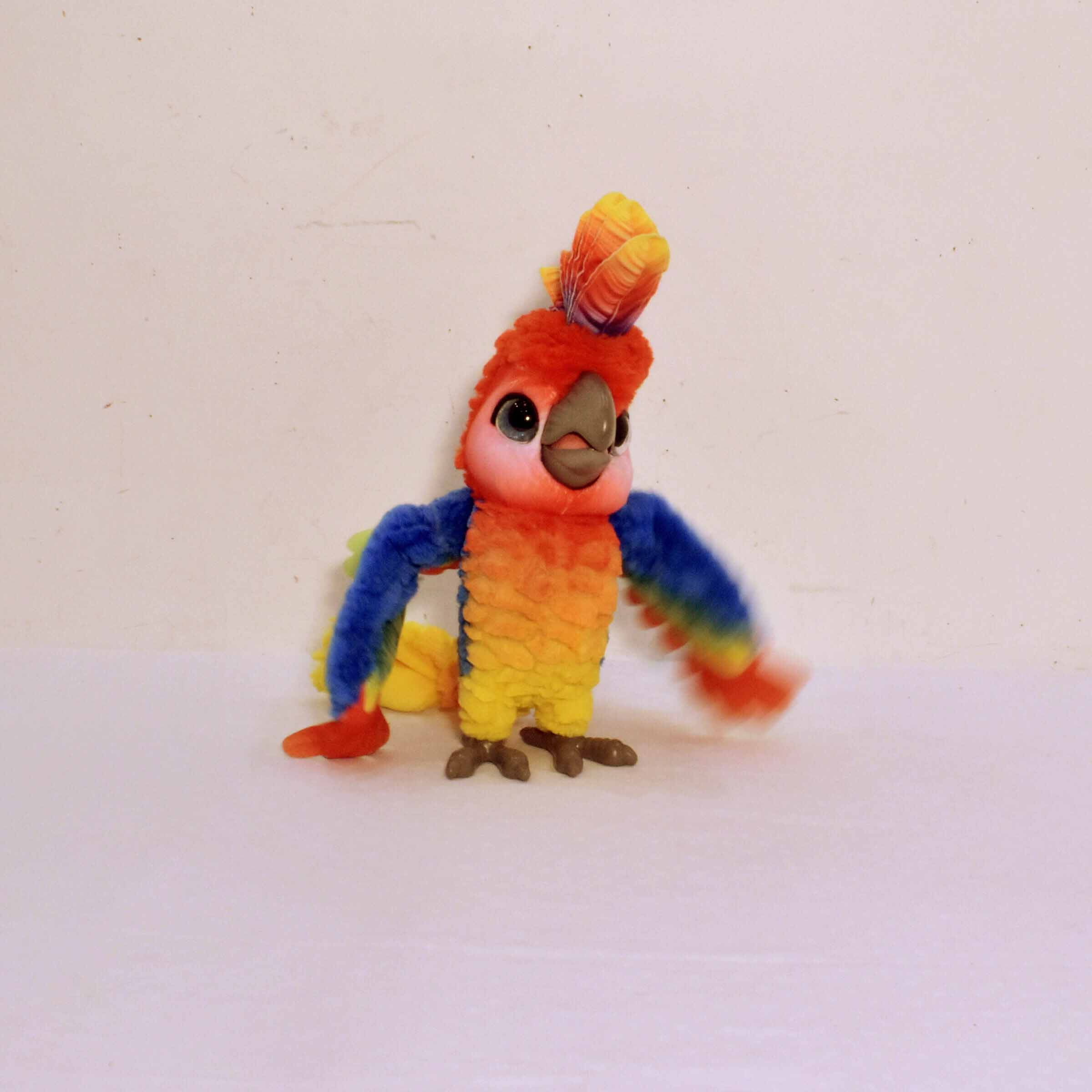 Voir photo 4 de Perroquet Peluche Interactive - FurReal® by Hasbro® Perroquet Peluche Interactive - FurReal® by Hasbro® - Vue 4 -