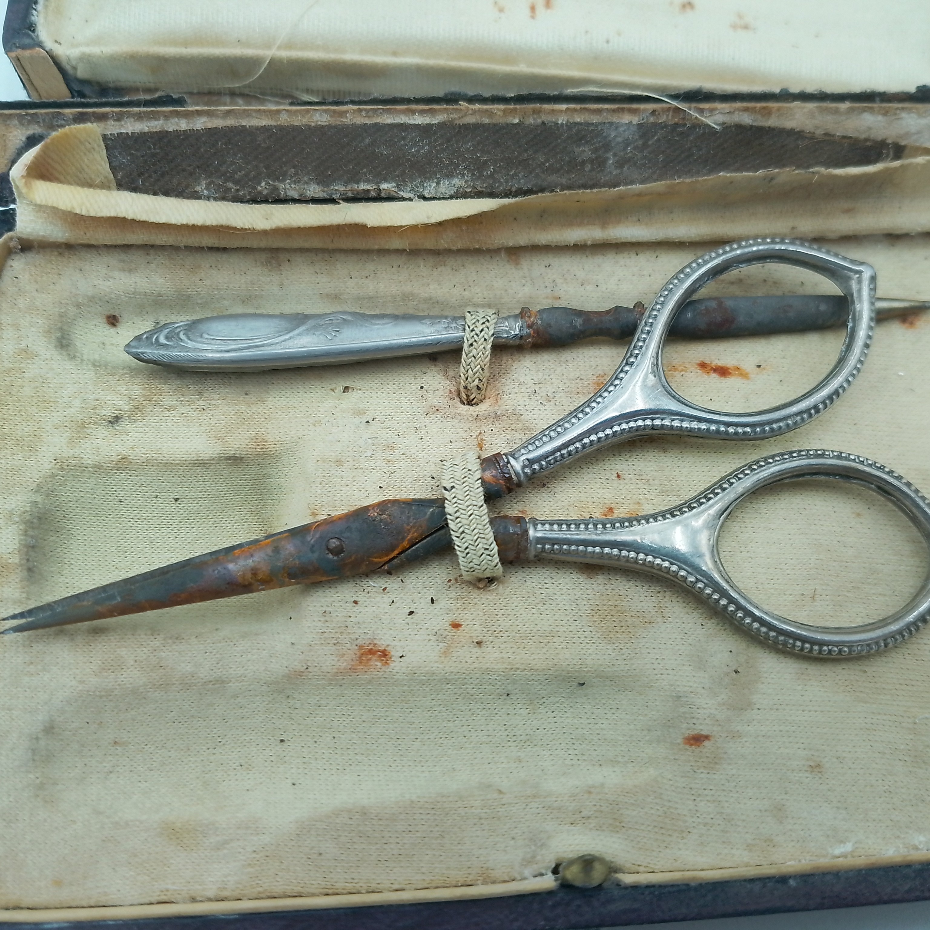 Nécessaire pour manucure vintage État correct - Vue 2 - 