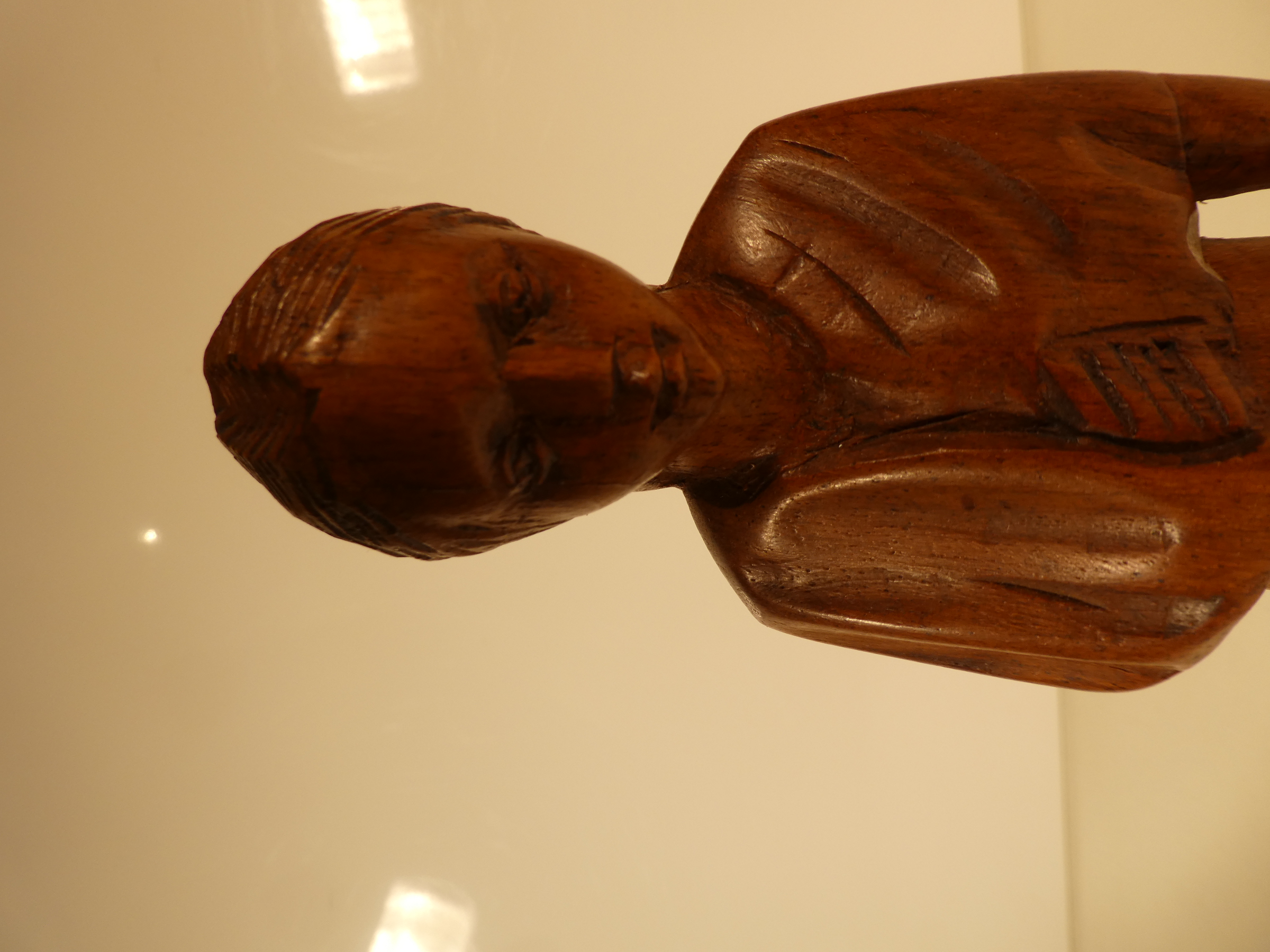 Sculpture bois d'une femme et de son enfant  État correct - Vue 5 - 