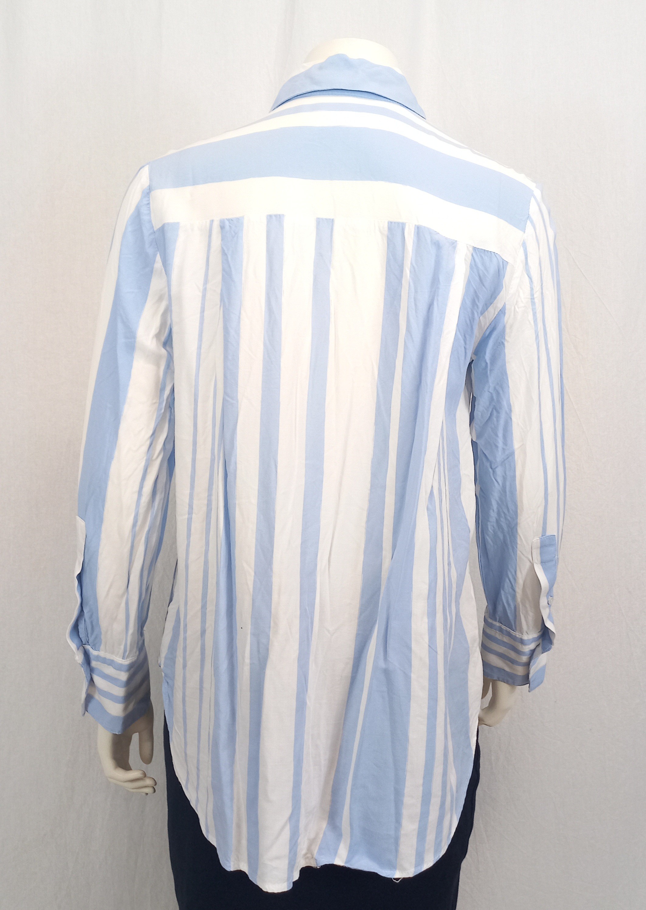 Voir photo 3 de Chemise MNG Taille S Chemise MNG Taille S Comme neuf - Vue 3 -