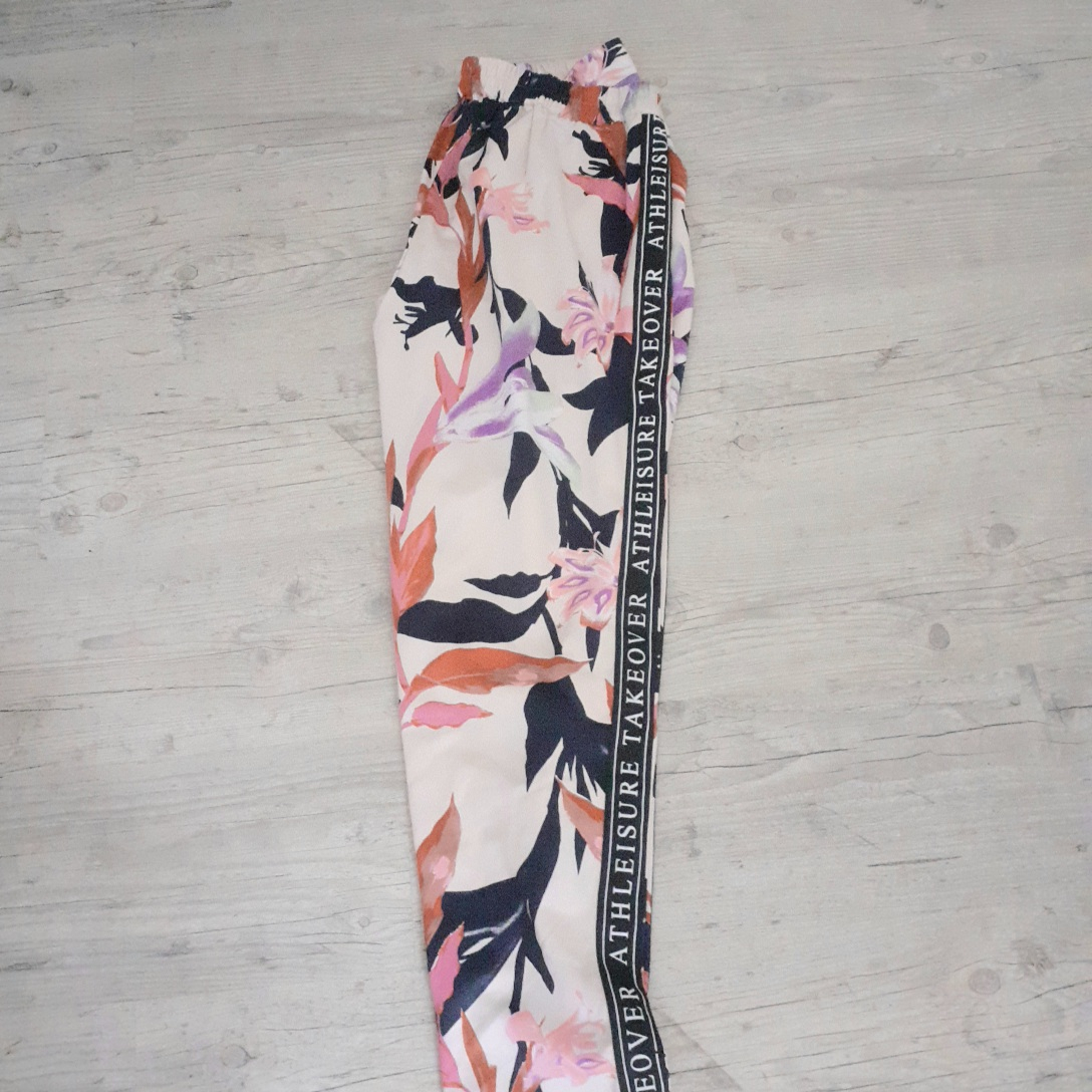 Vero Moda- Pantalon large fleuri Très bon état - Vue 3 - 