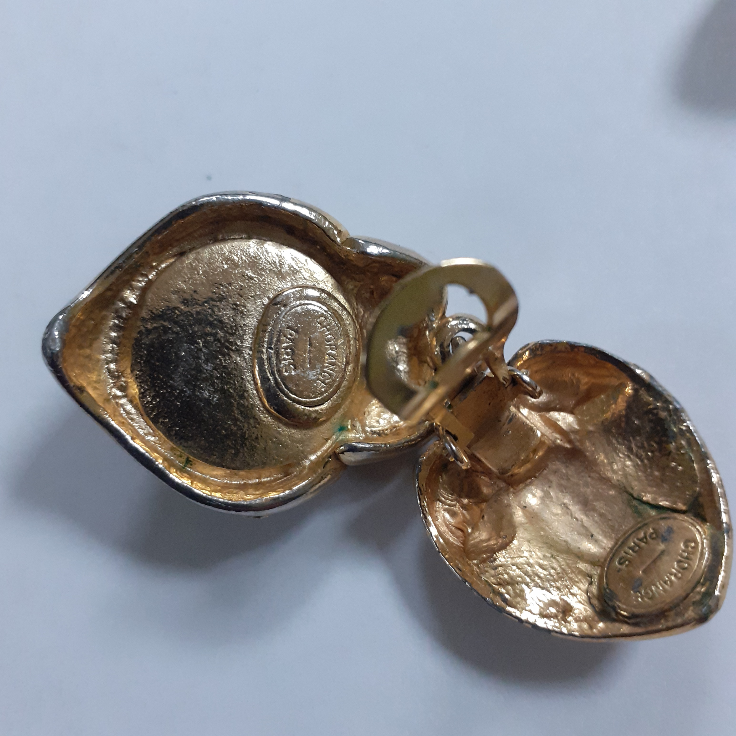 Paire de boucles d'oreilles à clips vintage Hermès Médor