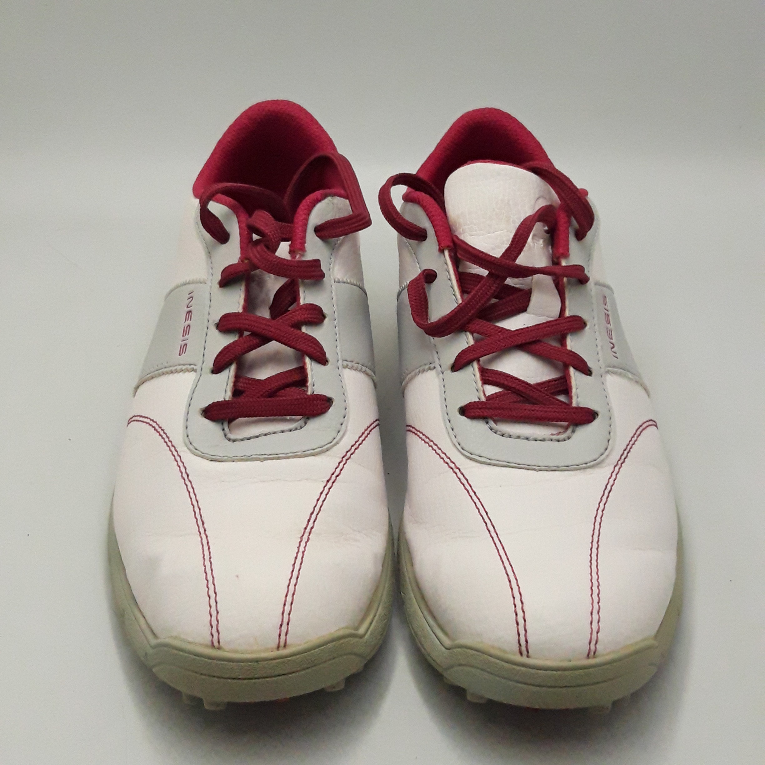 Voir photo 2 de Chaussures de golf pour femme de la marque 'Inesis' avec sacoche, pointure 40 Chaussures de golf pour femme de la marque 'Inesis' avec sacoche, pointure 40 Bon état - Vue 2 -