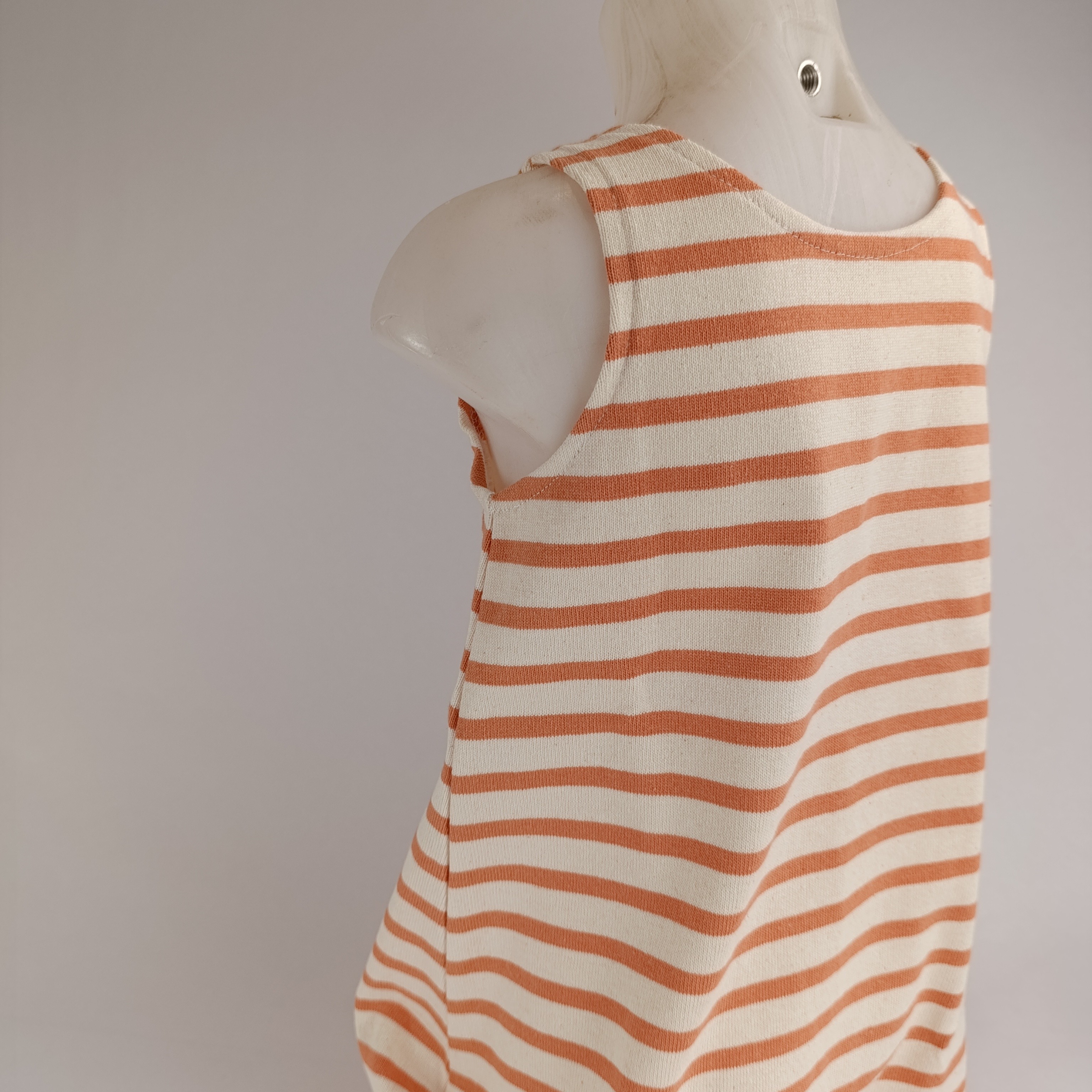 Robe enfant marin (8 ans ) couleur beige et orange fabriqué dans notre atelier Acsomur, à partir de tissu recyclé - Photo 1