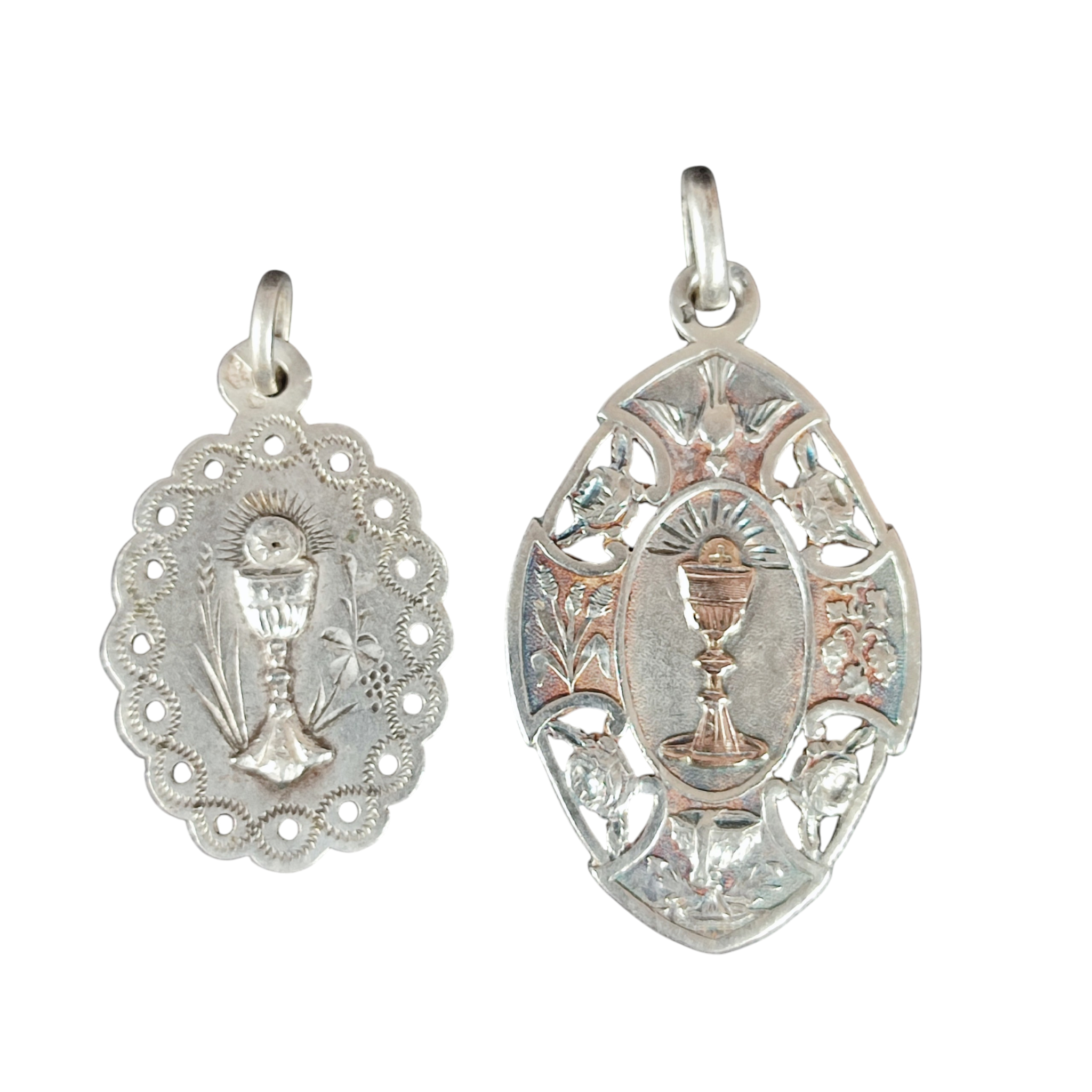 Acheter Lot de 2 médailles Art Nouveau en argent 800/000 (poinçon sanglier) Bon état - 38,00 € Lot de 2 médailles Art Nouveau en argent 800/000 (poinçon sanglier) Bon état - reconditionné disponible sur Label Emmaüs