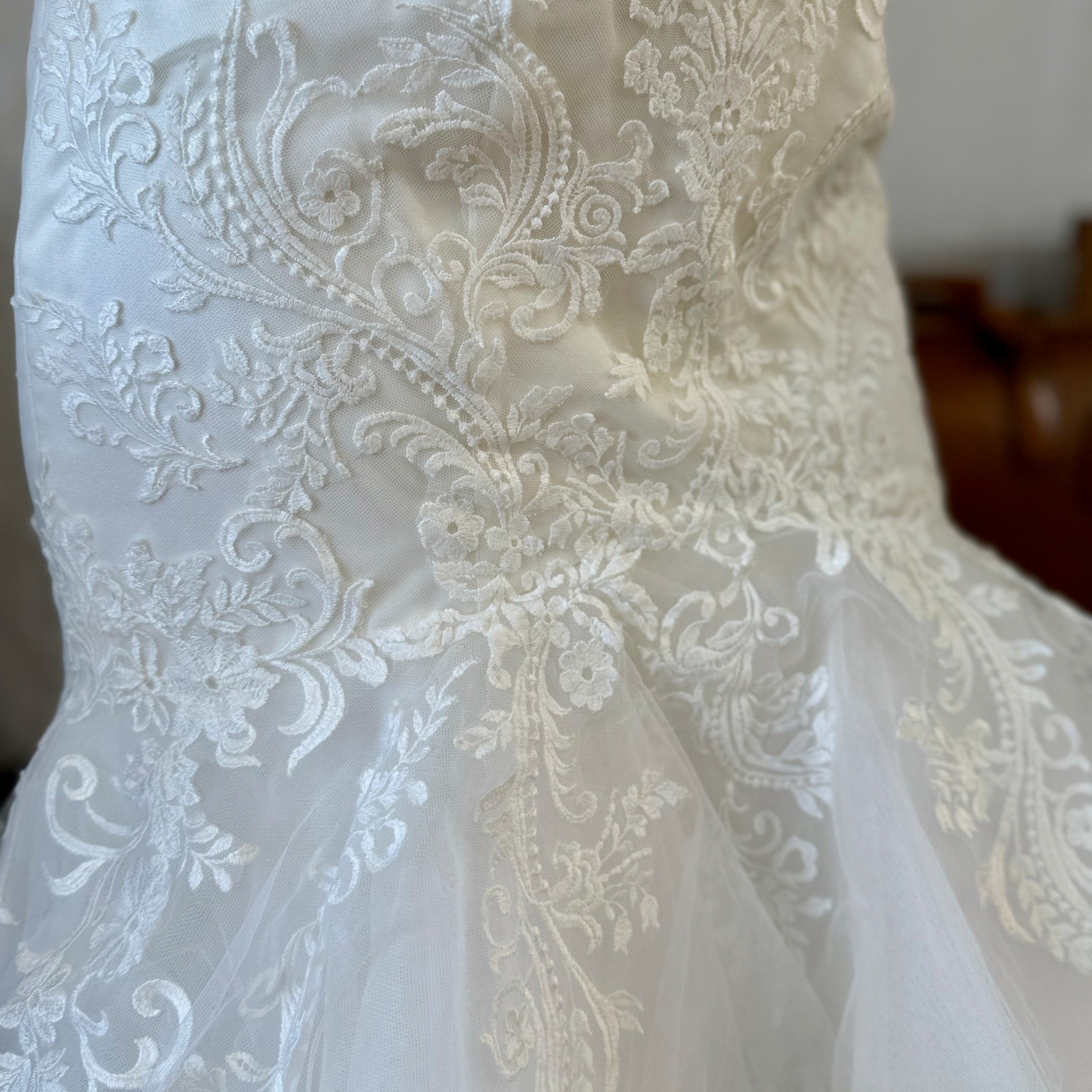 Voir photo 11 de Robe de mariée - Sincerity style chic Robe de mariée - Sincerity style chic Très bon état - Vue 11 -