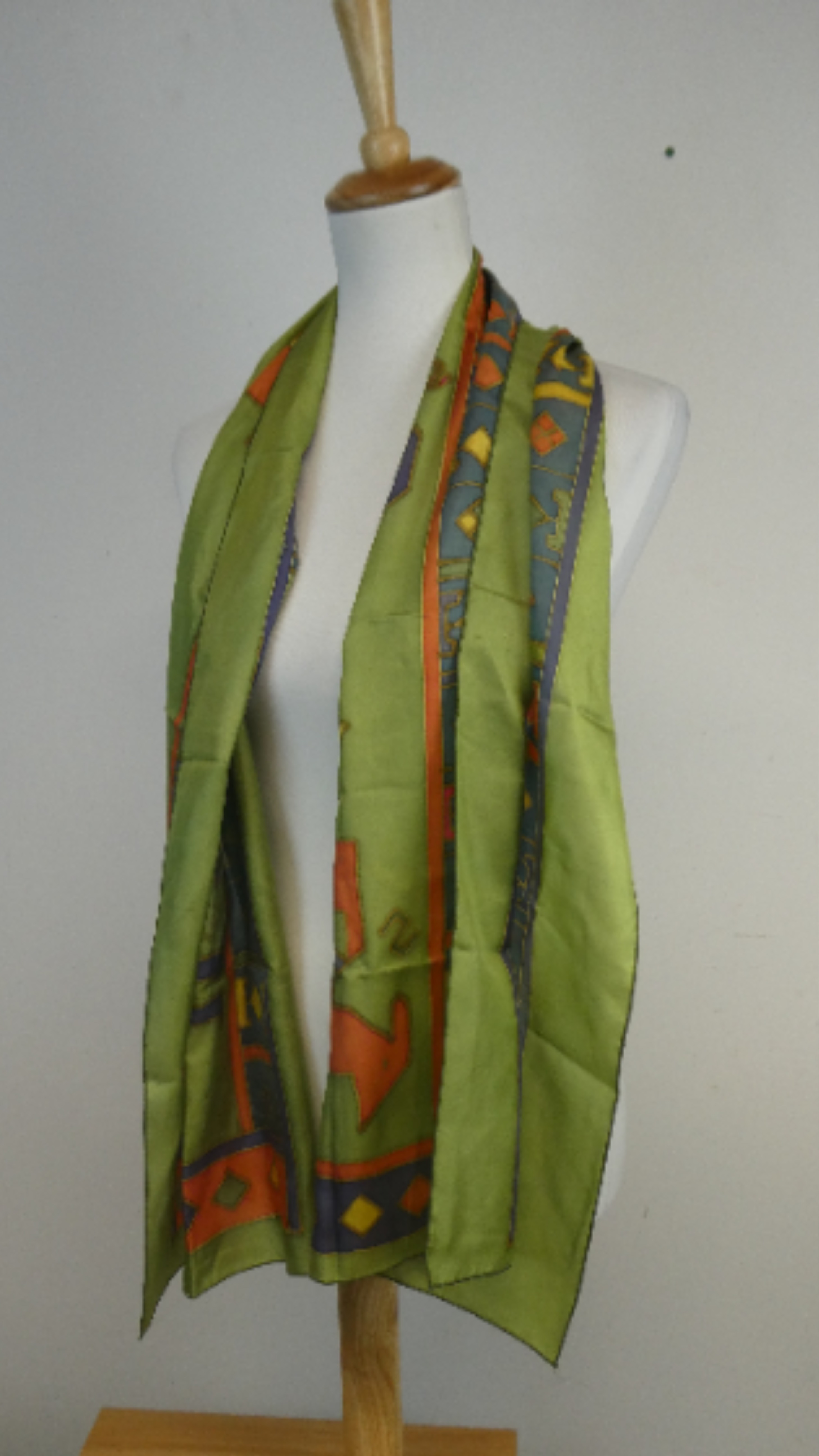 Vida - Foulard Grand format, motif géométrique multicolore sur fond vert - Photo 2