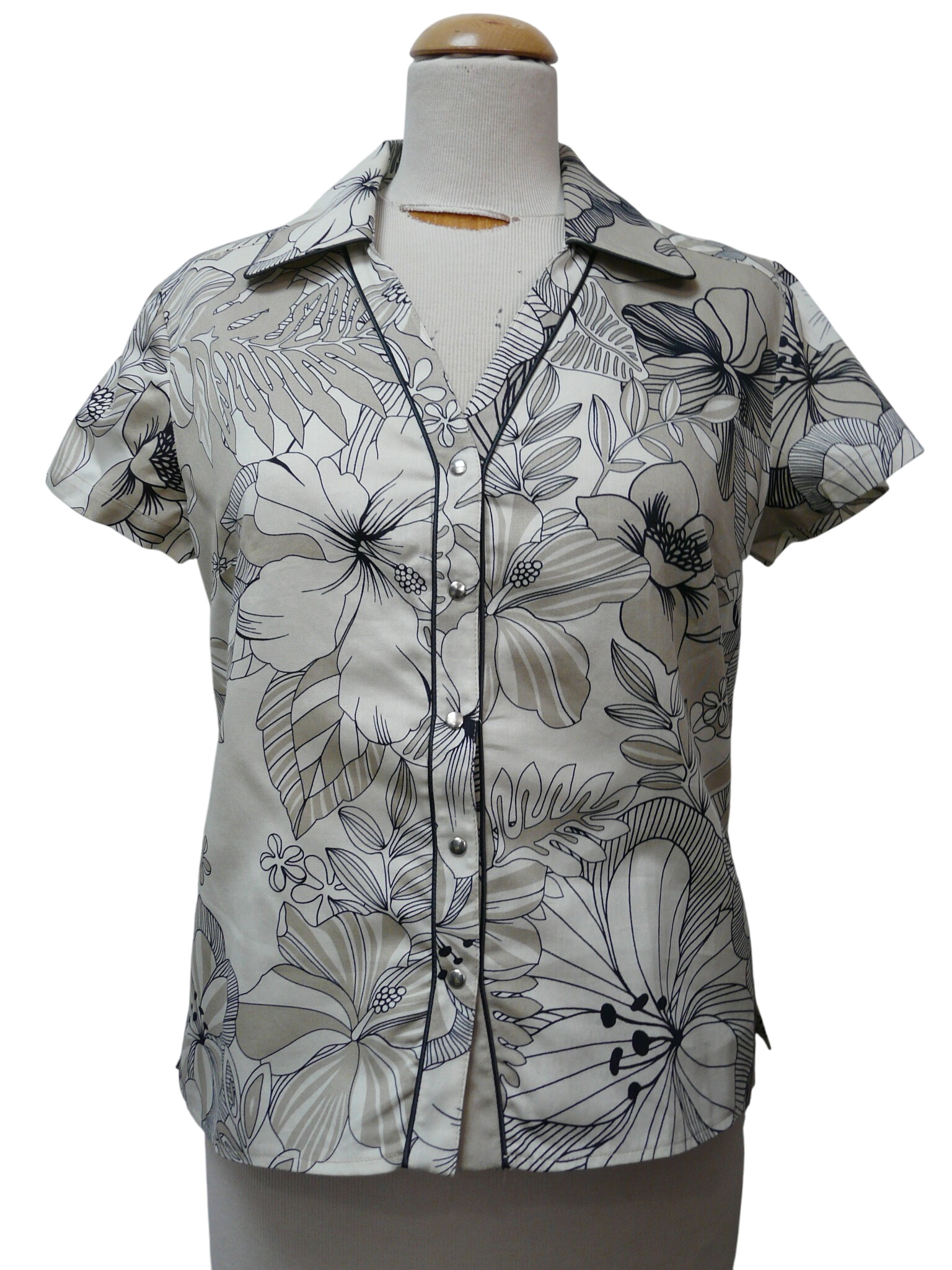 HF374 - Chemise boutonnée - Gerard Pasquier - Taille 40 Très bon état -  reconditionné disponible sur Label Emmaüs