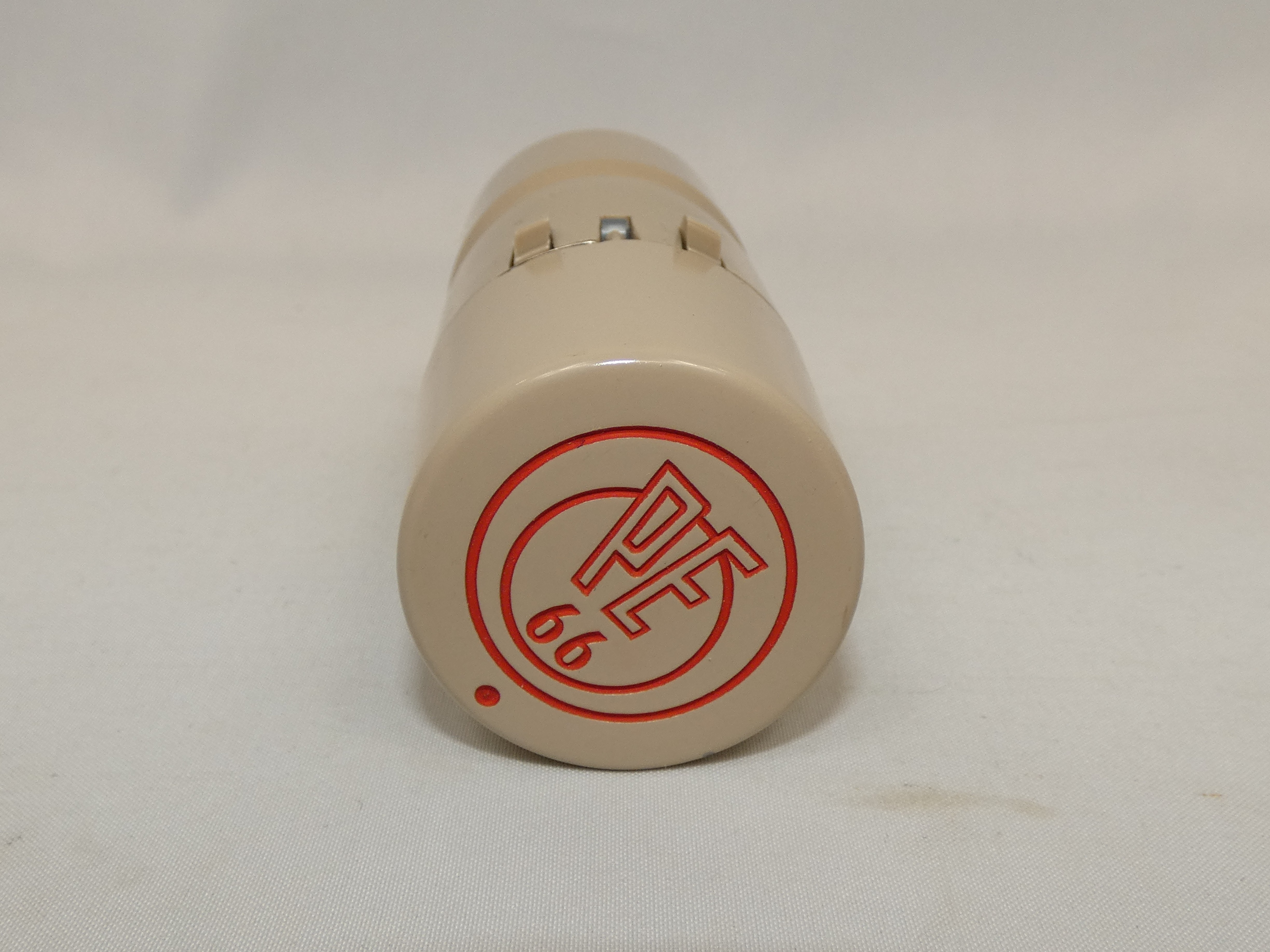 Voir photo 2 de Axe de changeur automatique Perpetuum Ebner PE 66 Axe de changeur automatique Perpetuum Ebner PE 66 Très bon état - Vue 2 -