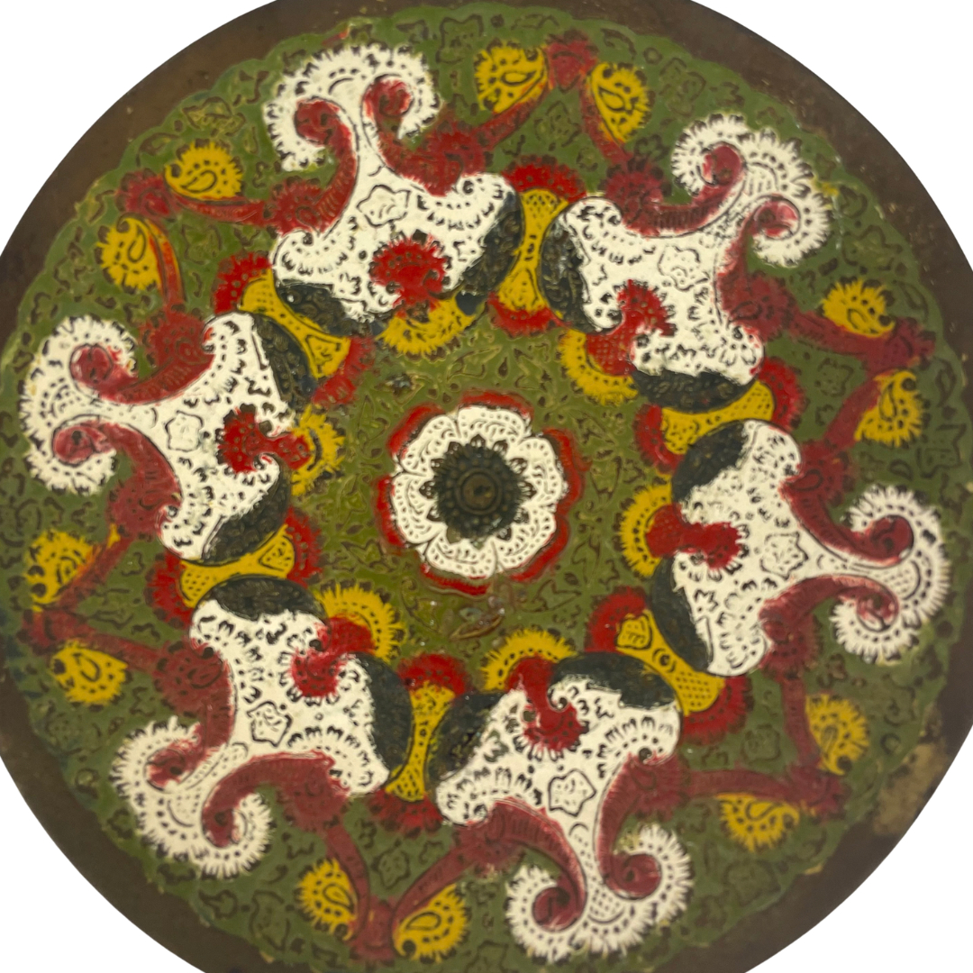 Voir photo 2 de Assiette murale artisanale en laiton émaillé - Vintage Pakistan Assiette murale artisanale en laiton émaillé - Vintage Pakistan - Vue 2 -