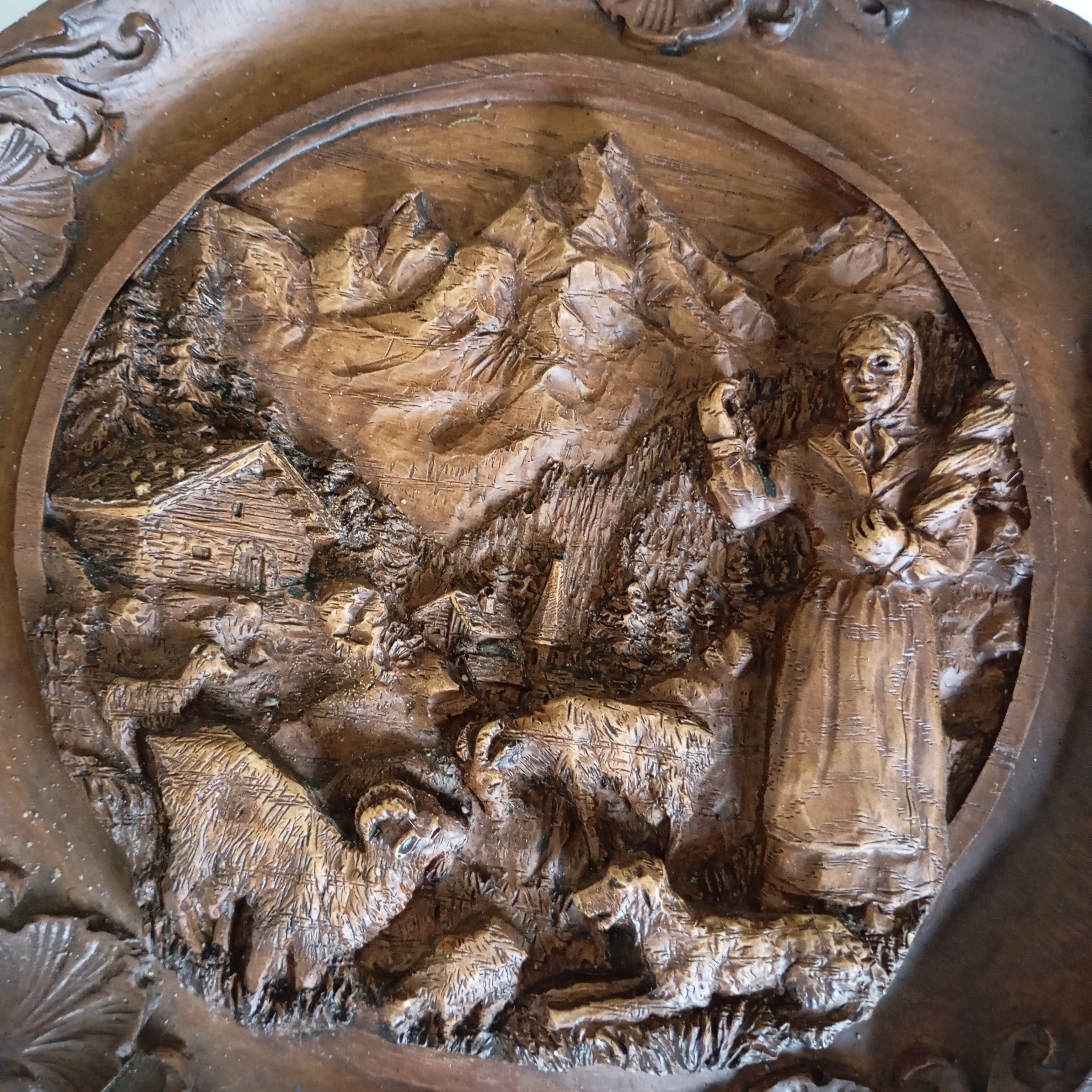 Assiette en bois décorative - Photo 1