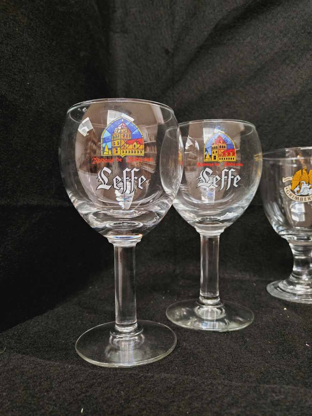 Lot de 7 verres à bière dépareillés sur 3 marques (Grimbergen-Leffe-la Meuse) - Photo 1
