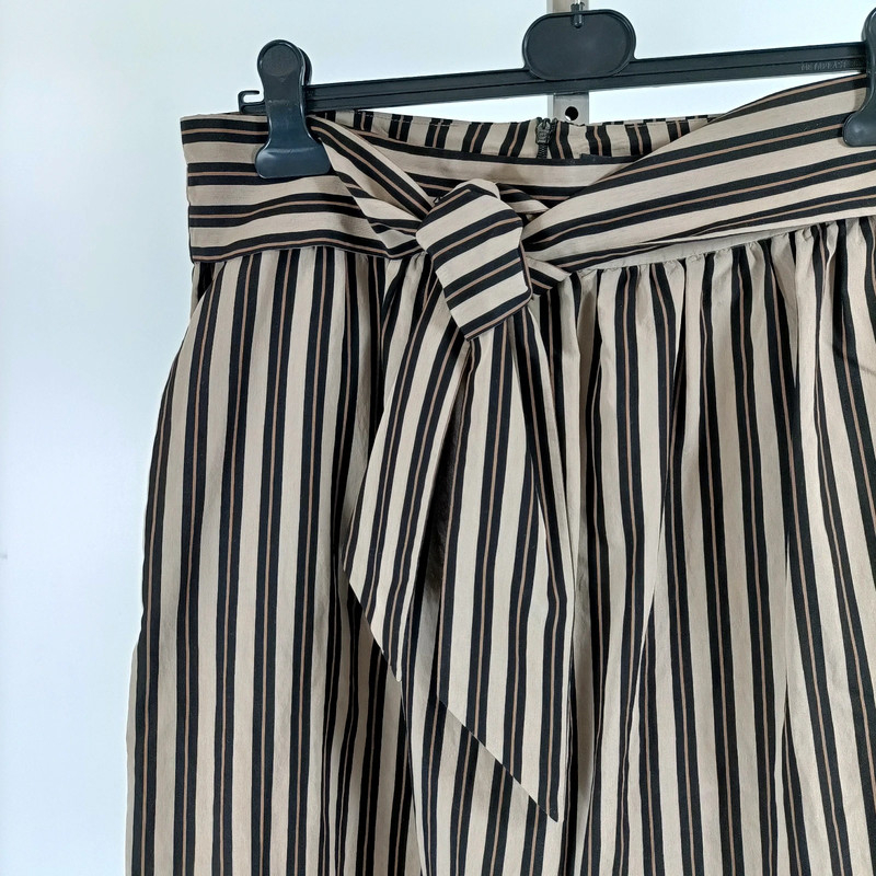 Jupe Caroll taille 44 à rayures beige et noir avec ceinture nouée Très bon état - Vue 6 - 