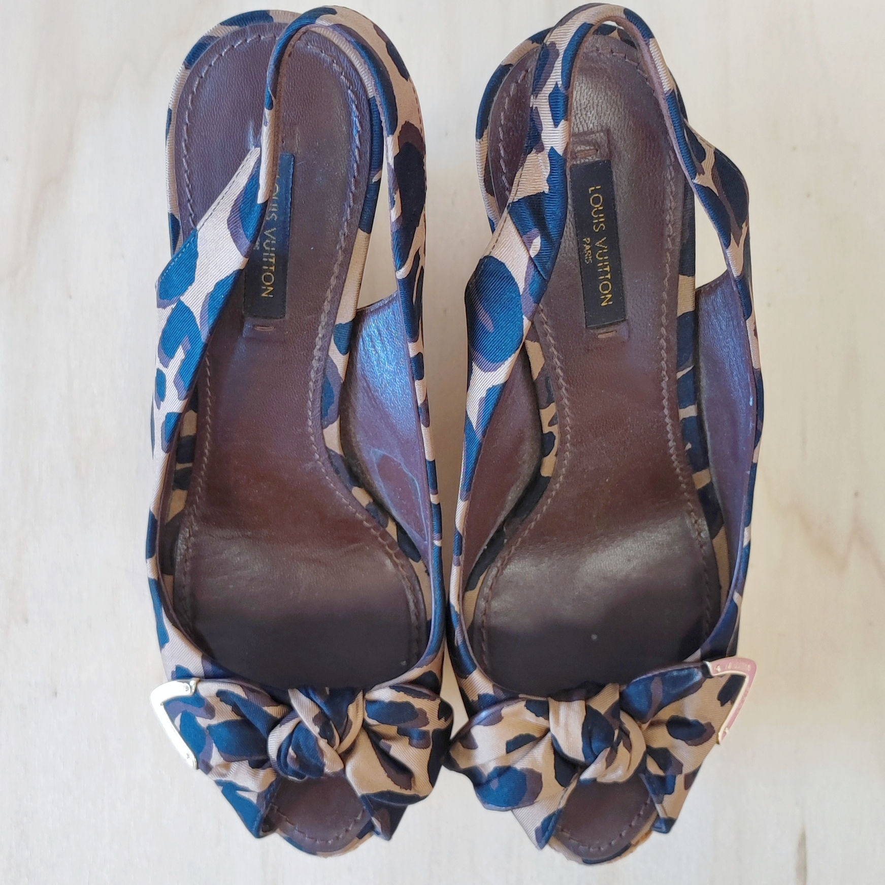 ❤ LOUIS VUITTON - Sandales compensées léopard - 40 - Femme Très bon état - Vue 5 - 