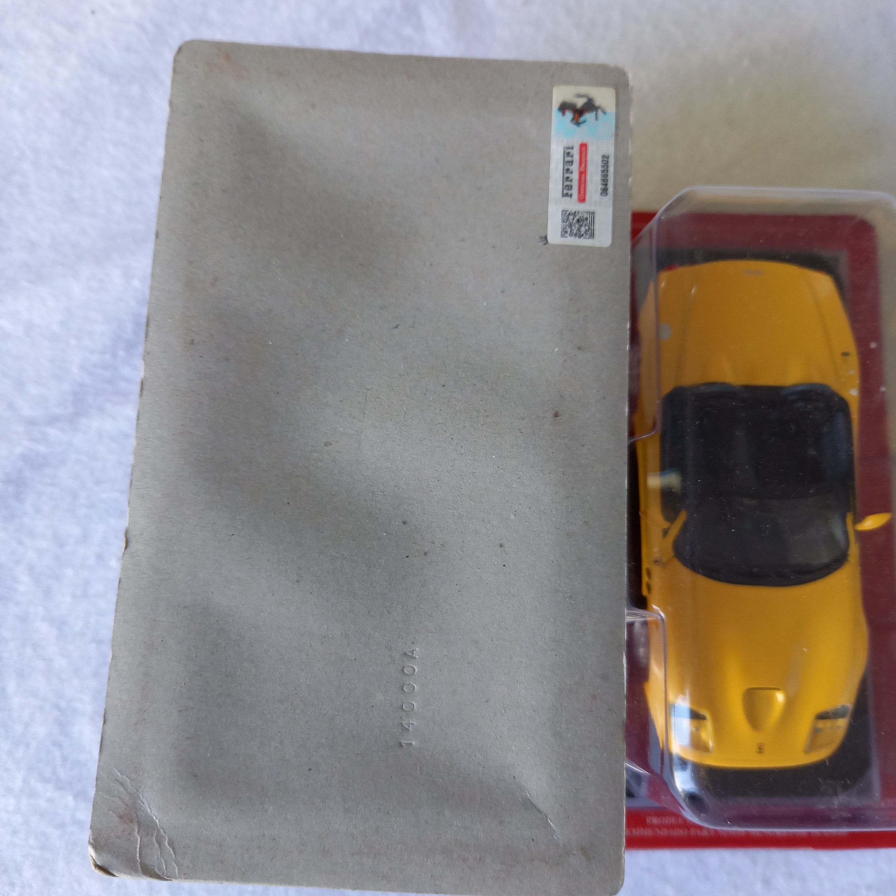 Deux voitures miniatures Collection Ferrari Comme neuf - Vue 11 - 