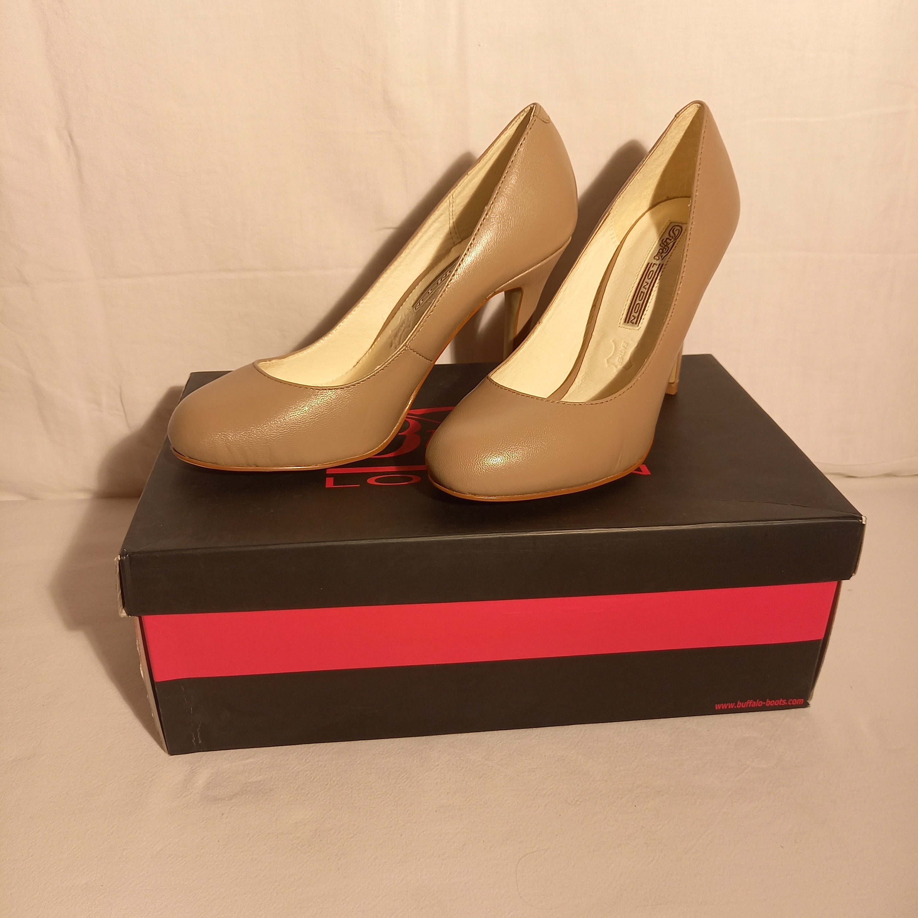 Escarpins en cuir BUFFALO beige femme Pointure 36 Bon état - Vue 3 - 