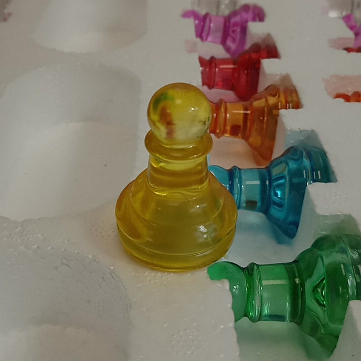 Échiquier en verre Très bon état - Vue 5 - 