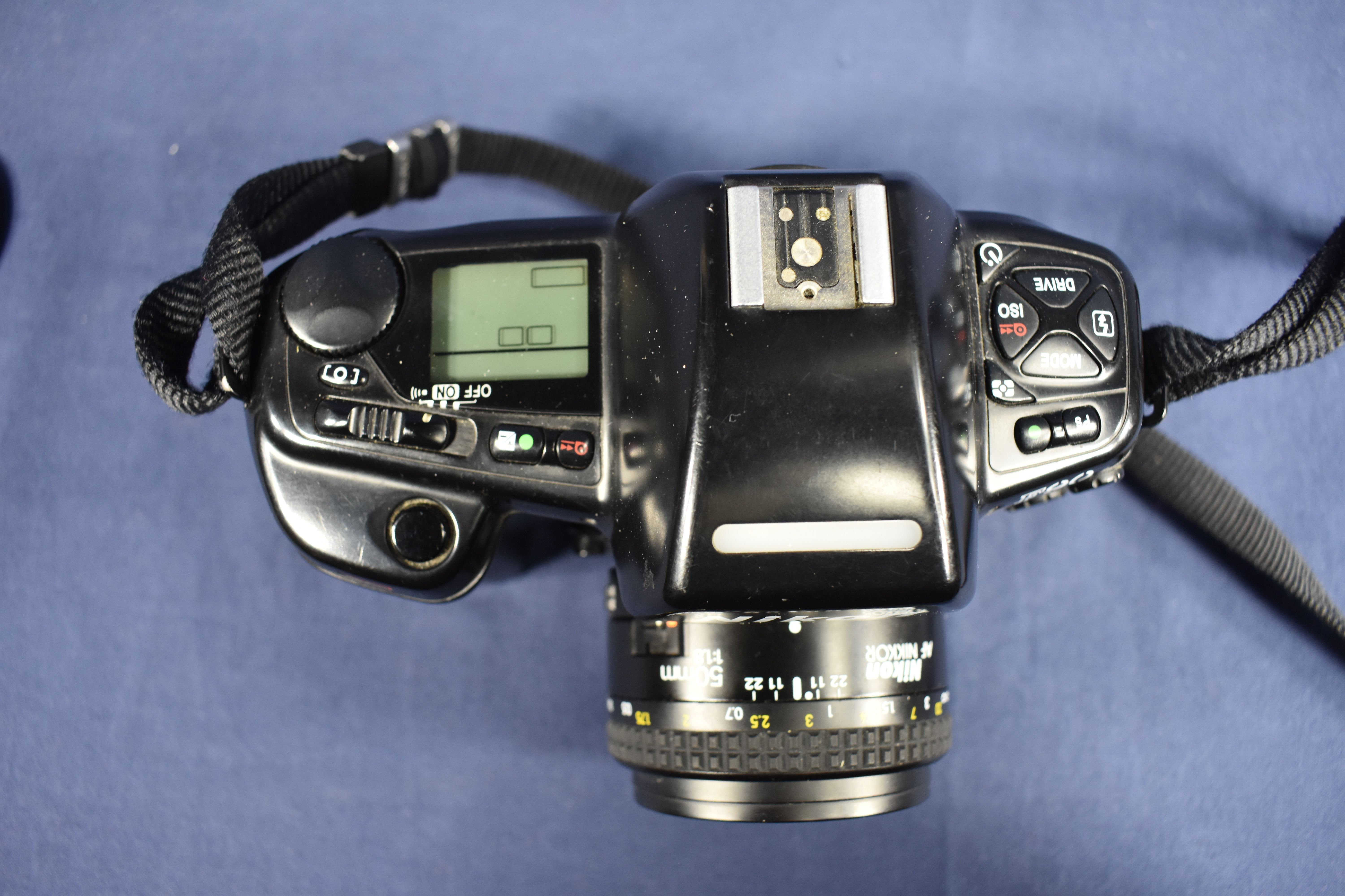 Appareil photo NIKON F 90, avec objectif de 50 mm, Objectif NIKON 35 - 105 mm, flash 1 ET 2 , 38 CT 7. - Photo 6