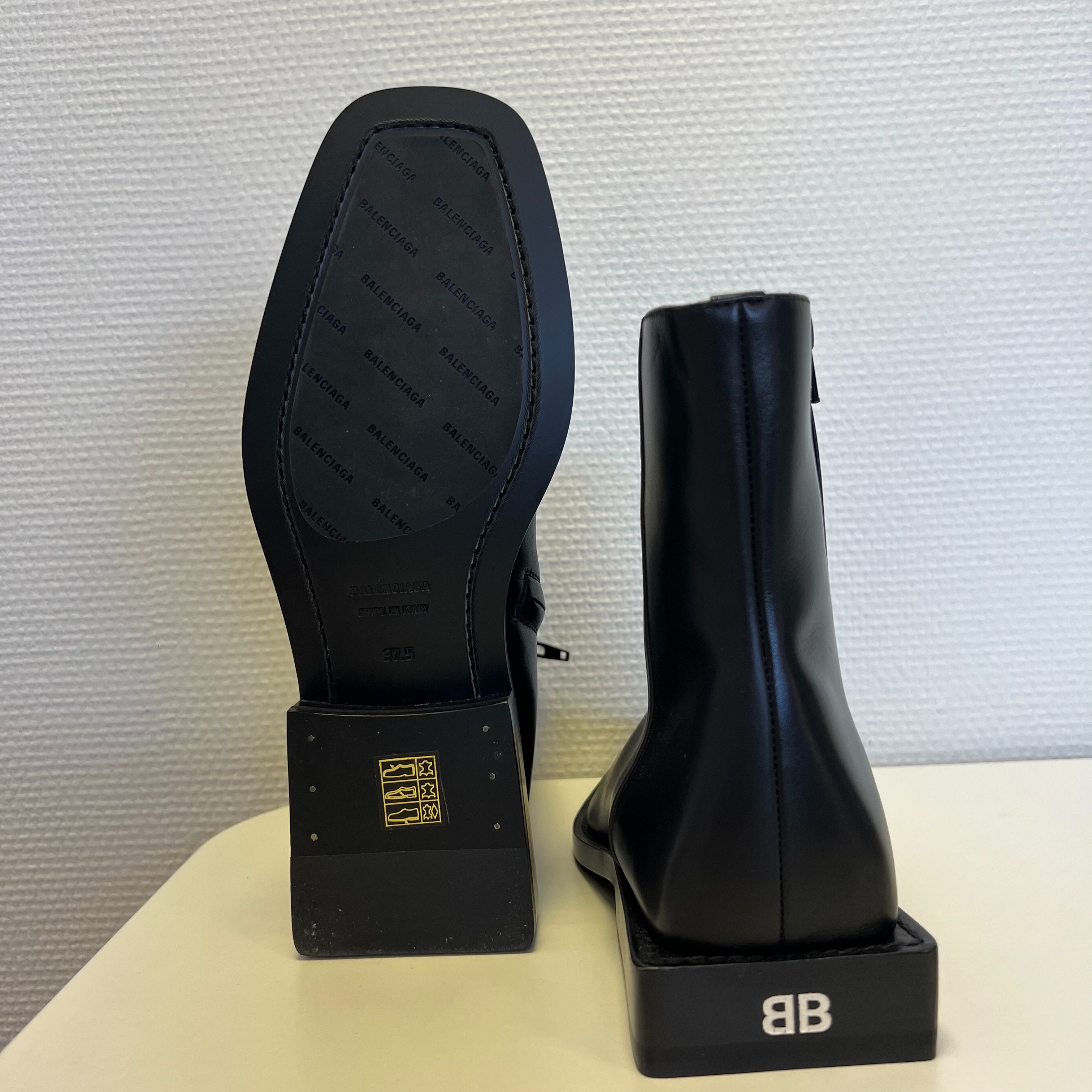 Bottines Balenciaga cuir noir - T37.5 - Photo 4