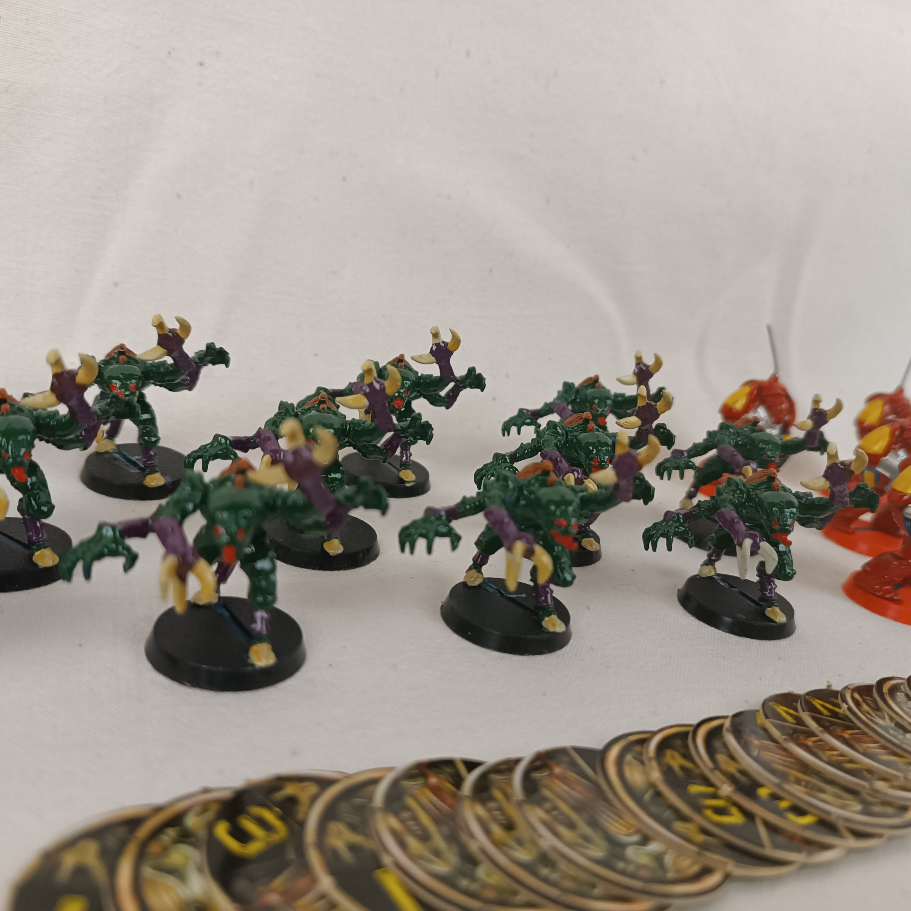 Voir photo 14 de Jeu de société "Space Hulk" - Warhammer 40K, première édition de 1989, par Games Workshop, figurines peintes Jeu de société "Space Hulk" - Warhammer 40K, première édition de 1989, par Games Workshop, figurines peintes État correct - Vue 14 -