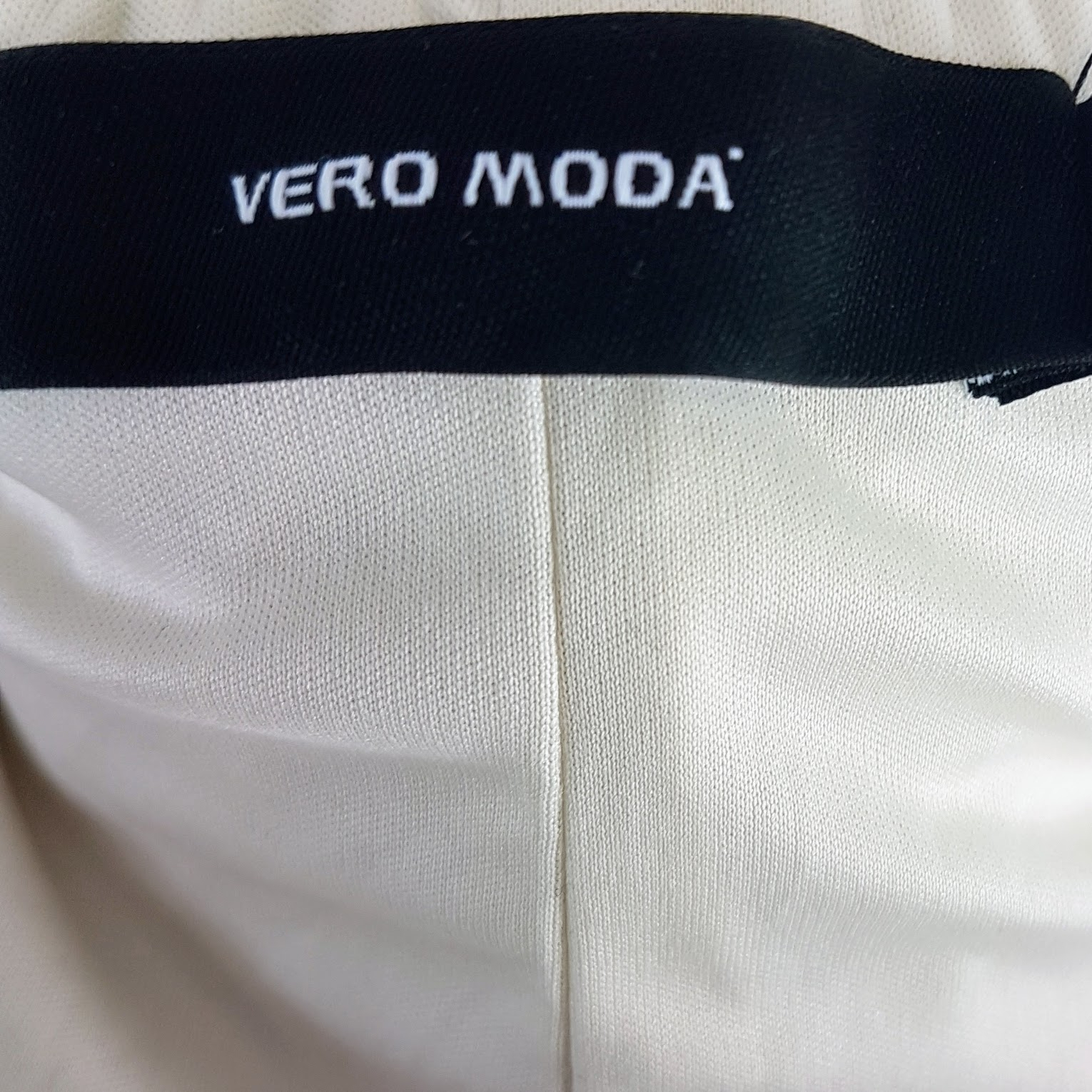 Voir photo 6 de Robe - VERO MODA - S Robe - VERO MODA - S Très bon état - Vue 6 -