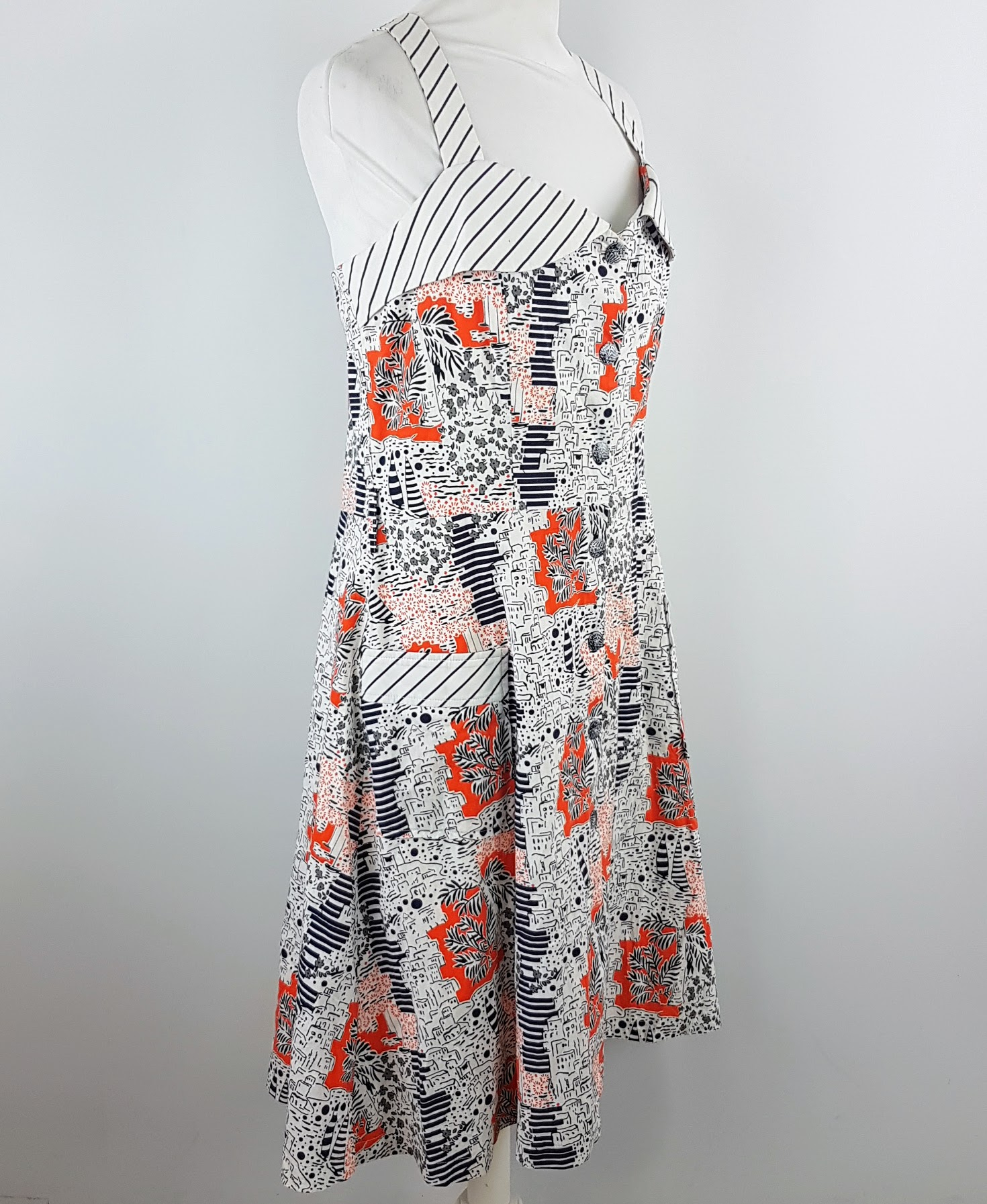 Voir photo 3 de Robe - UN JOUR AILLEURS - 42 Robe - UN JOUR AILLEURS - 42 Bon état - Vue 3 -