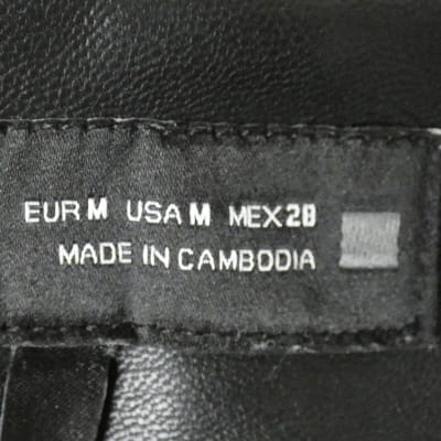 Voir photo 6 de Pantalon noir similicuir - Femme - Zara - Taille M Pantalon noir similicuir - Femme - Zara - Taille M Très bon état - Vue 6 -