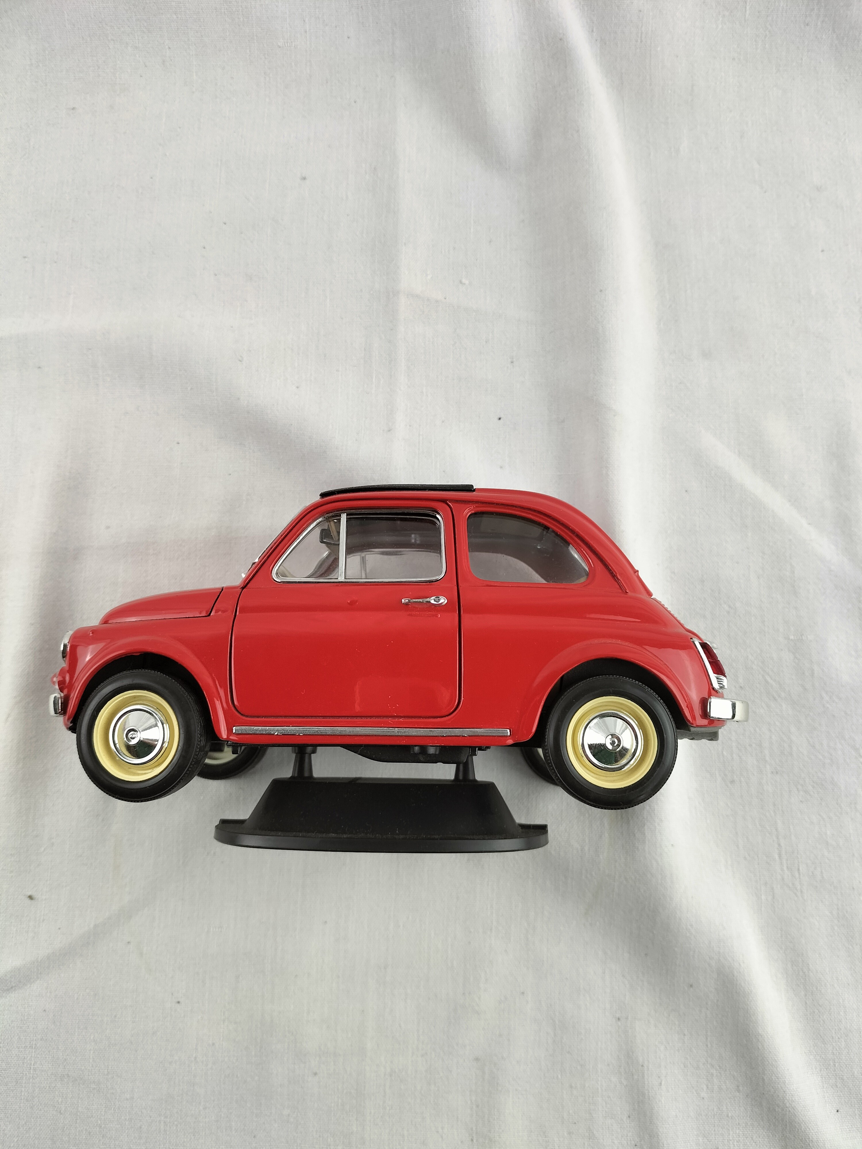 Voir photo 10 de Lot de 8 voitures miniatures de collection – Ferrari, Porsche, Mustang, Cadillac, Corvette Lot de 8 voitures miniatures de collection – Ferrari, Porsche, Mustang, Cadillac, Corvette Bon état - Vue 10 -