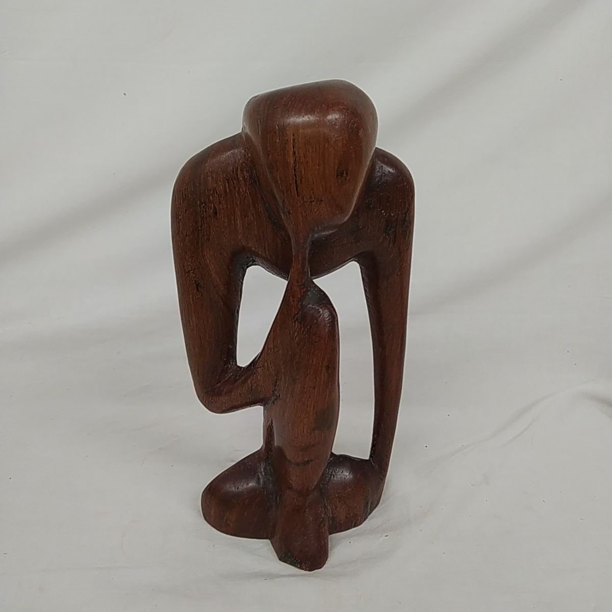 Statuette en bois Bon état -  reconditionné disponible sur Label Emmaüs