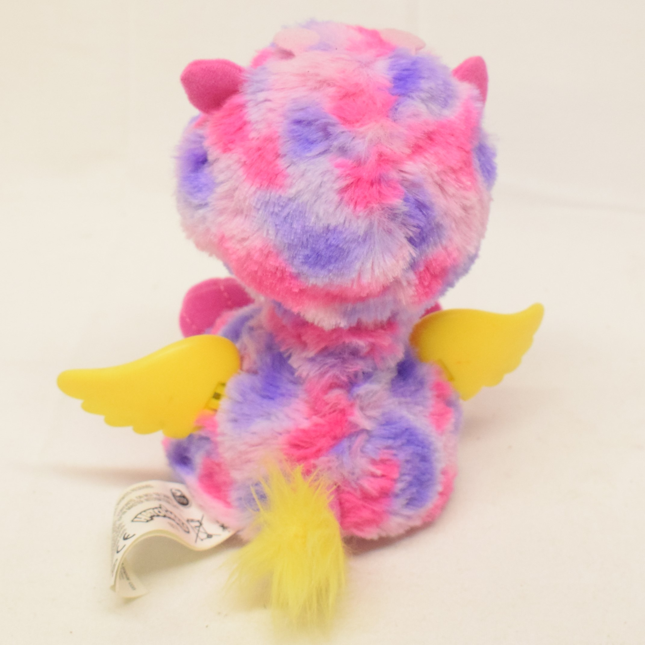 Voir photo 2 de Bébé dragon rose sonore et animé Hatchimals Bébé dragon rose sonore et animé Hatchimals - Vue 2 -