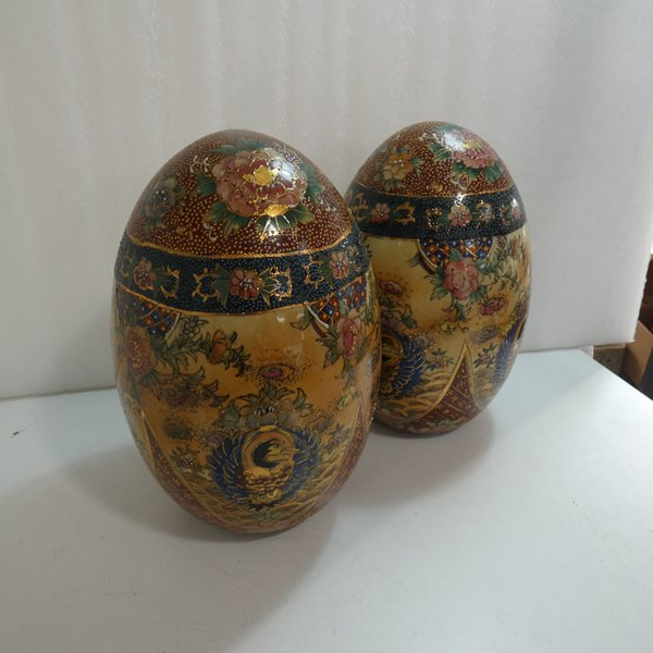 Lot de 2 grand œufs décor japonisant en porcelaine - Photo 3