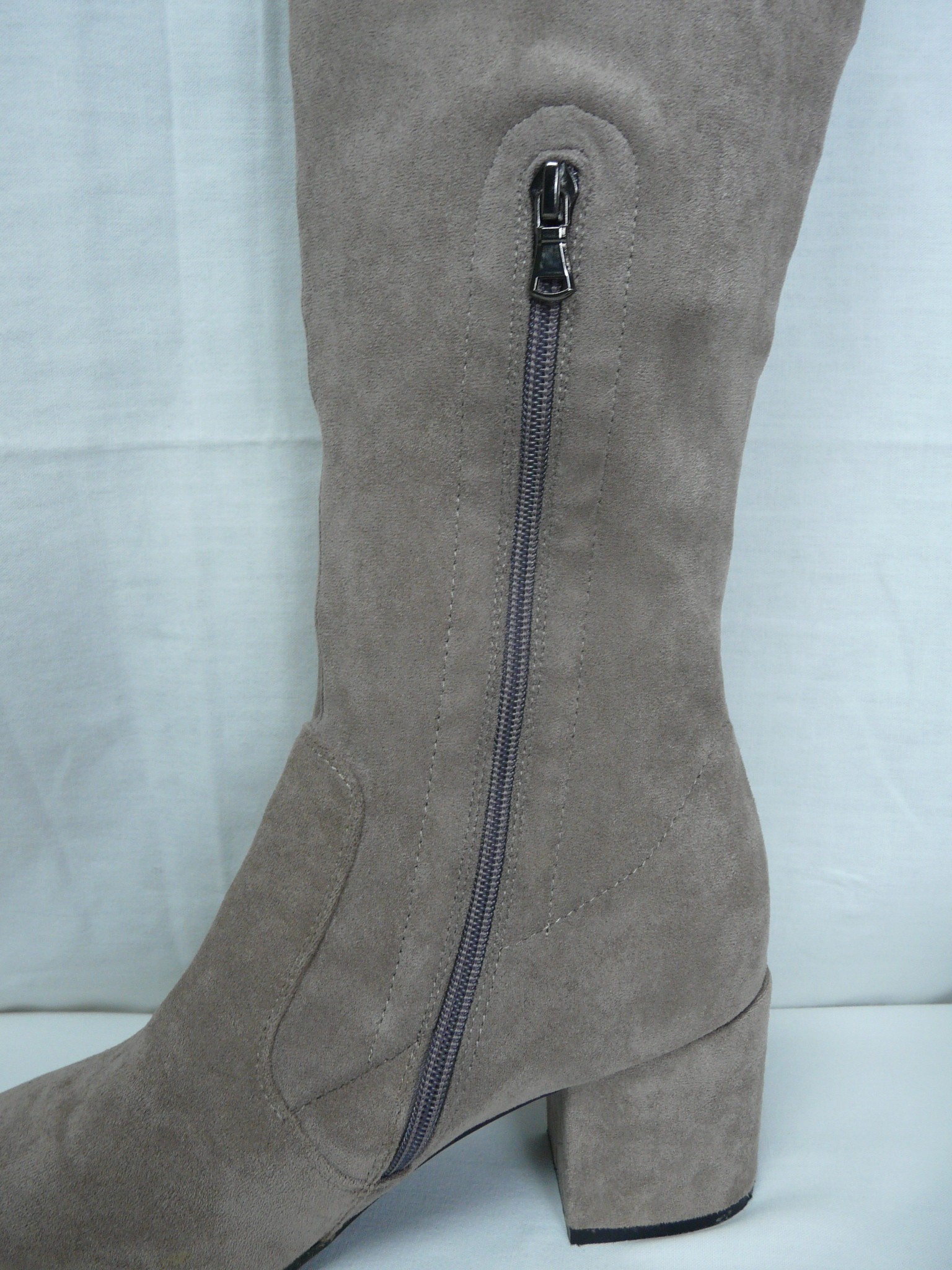 C240 - Bottes effet daim - Angela Thompson - Pointure 41 Bon état - Vue 6 - 