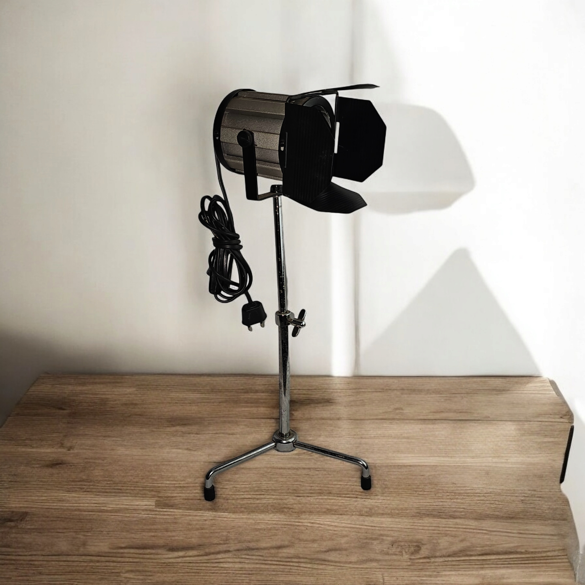 Lampe projecteur en métal style Rétro ( sans ampoule ) - Très bon état sur Label Emmaüs