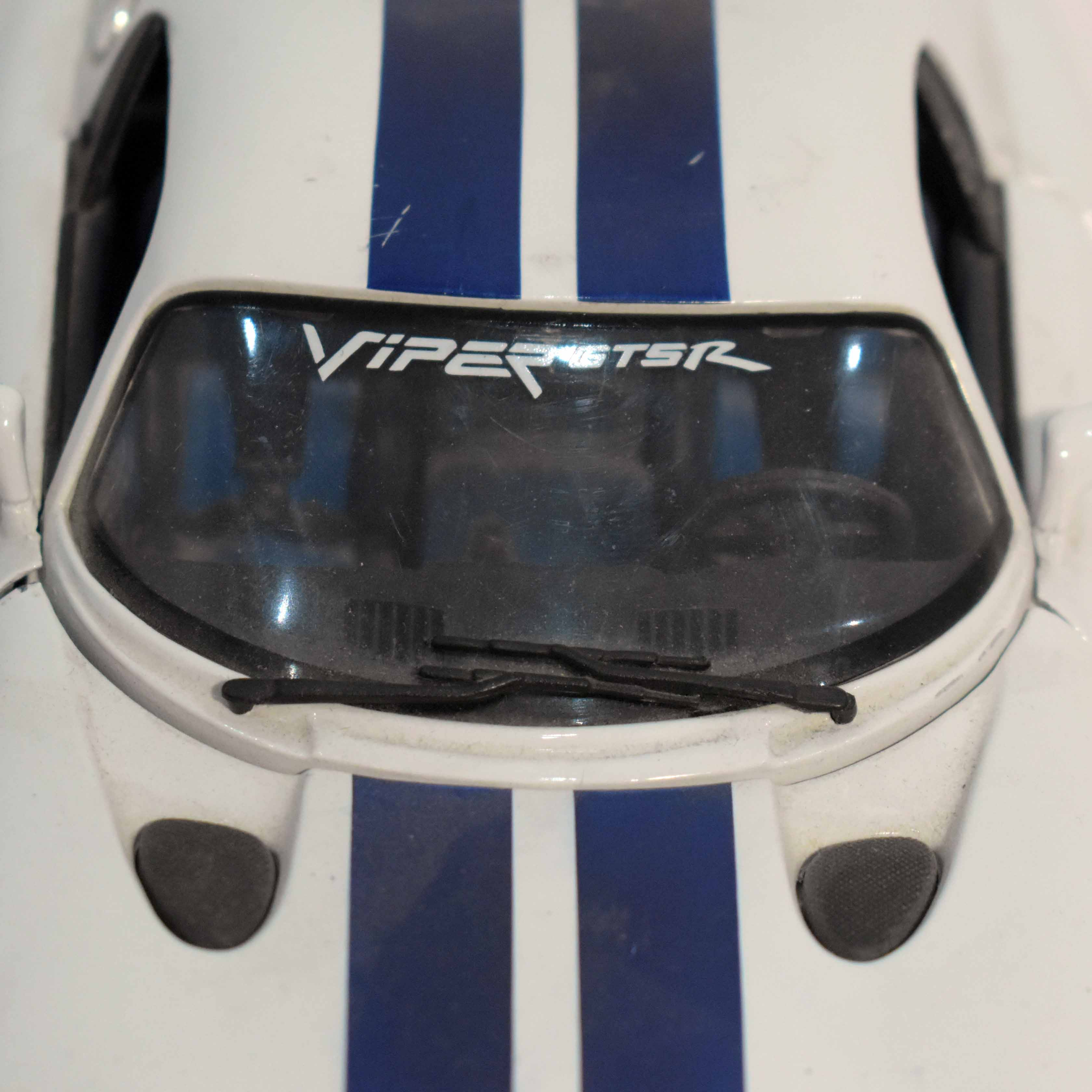 Modèles Réduits 1/18eme - Maisto® - Dodge Viper GT2 & Jaguar Mark II  - Vue 5 - 