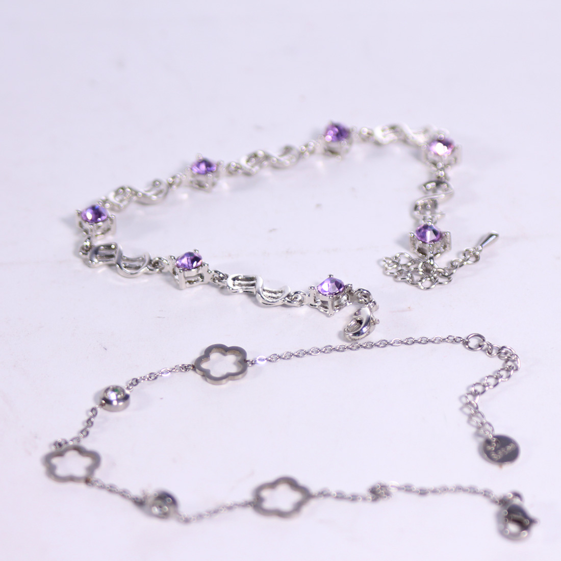 Bracelets en métal en lot Bon état -  reconditionné disponible sur Label Emmaüs
