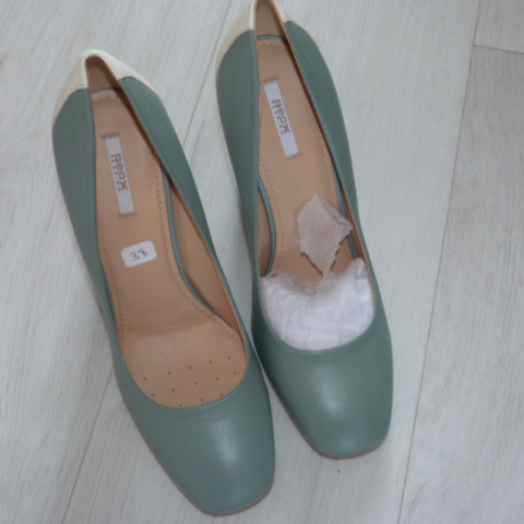 Geox D Symph.High A, Escarpins femme Taille 38 Cuir Neuf Comme neuf -  reconditionné disponible sur Label Emmaüs