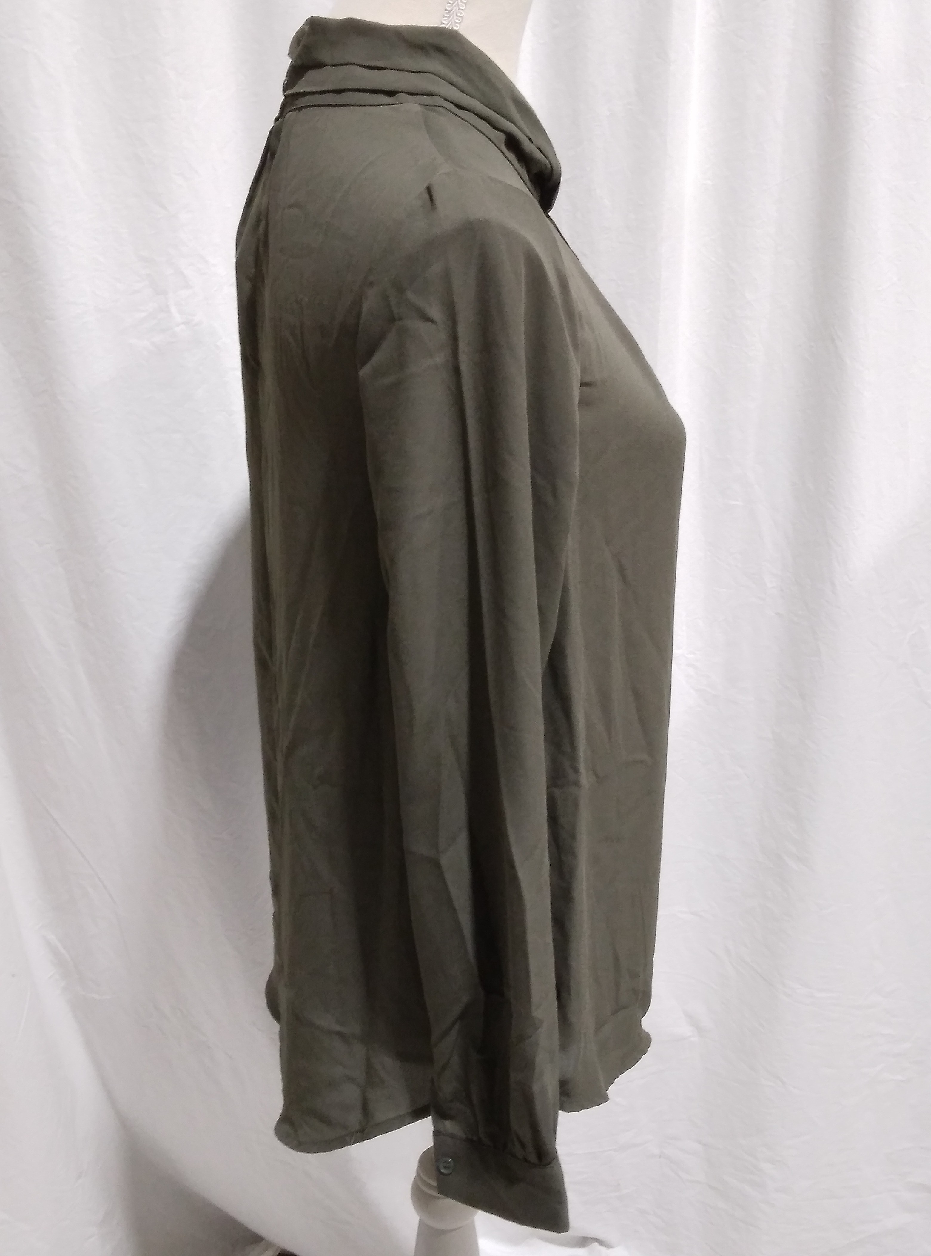 Voir photo 4 de Blouse kaki, Molly Bracken - S Blouse kaki, Molly Bracken - S Comme neuf - Vue 4 -
