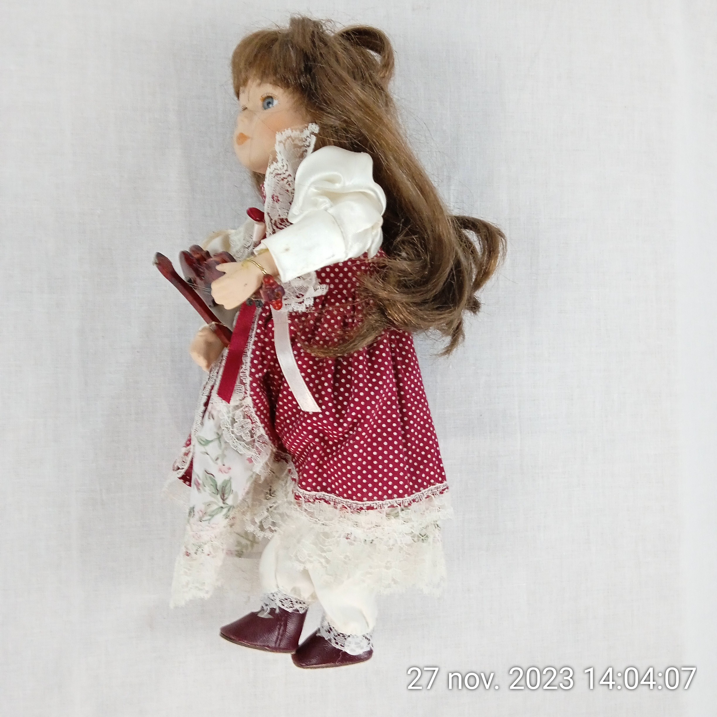 Poupée ancienne en porcelaine avec violon  - Photo 5