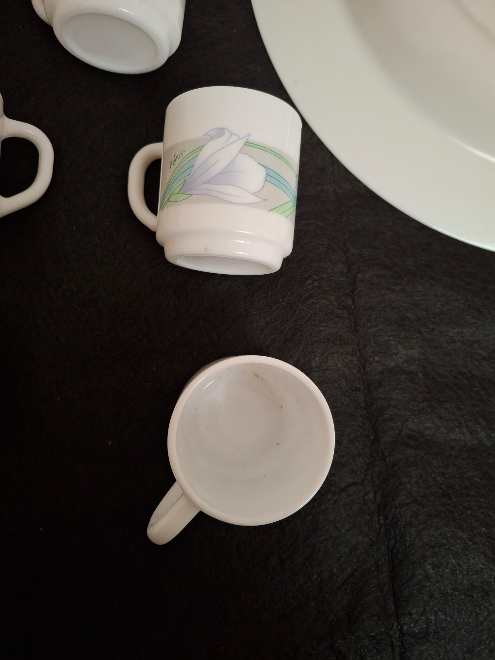 Lot de tasses,plat et saladier ARCOPAL à décor floral Palluy - Photo 6