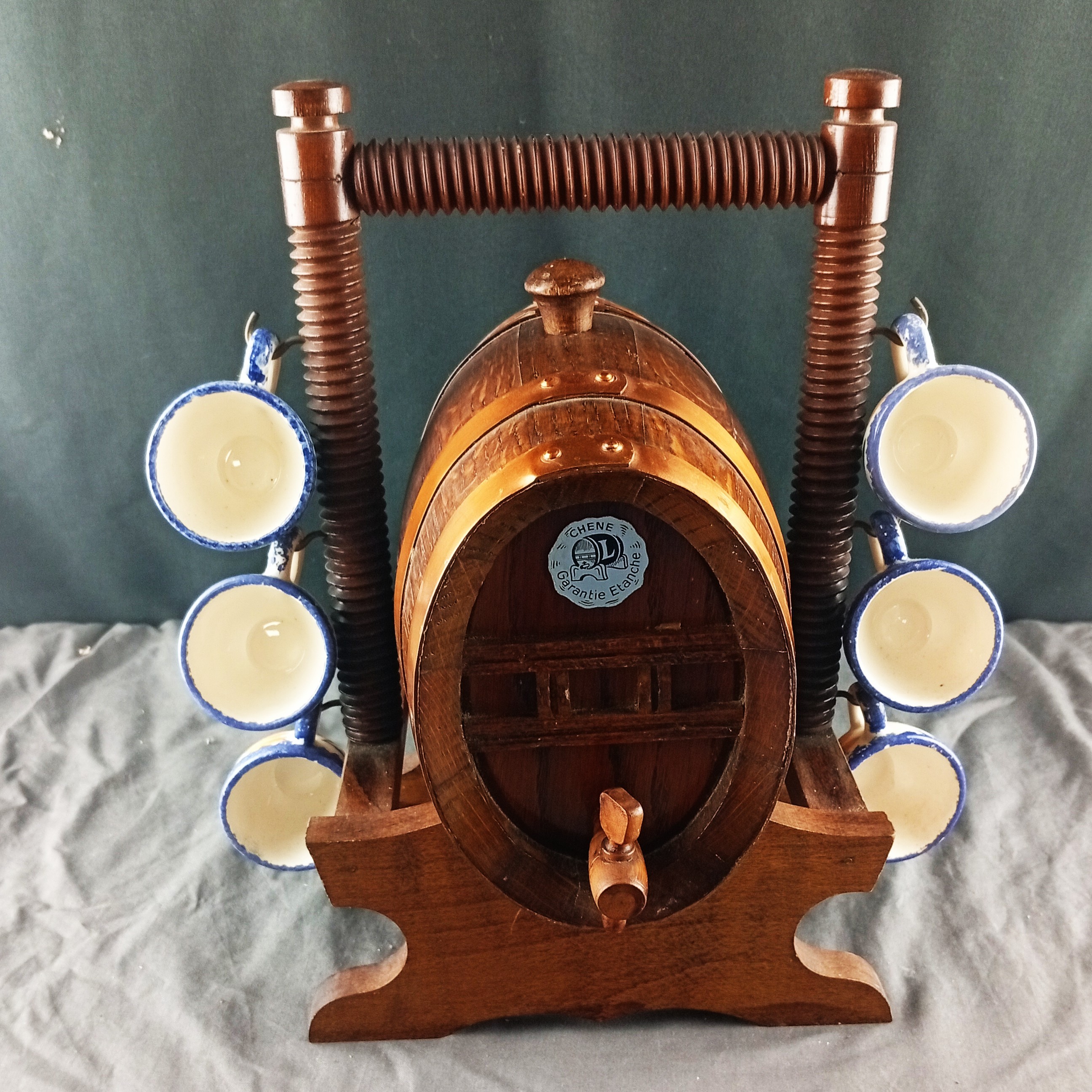 Baril à boissons en chêne avec ses six tasses- Chêne garantie étanche- Décoration vintage - Photo 2