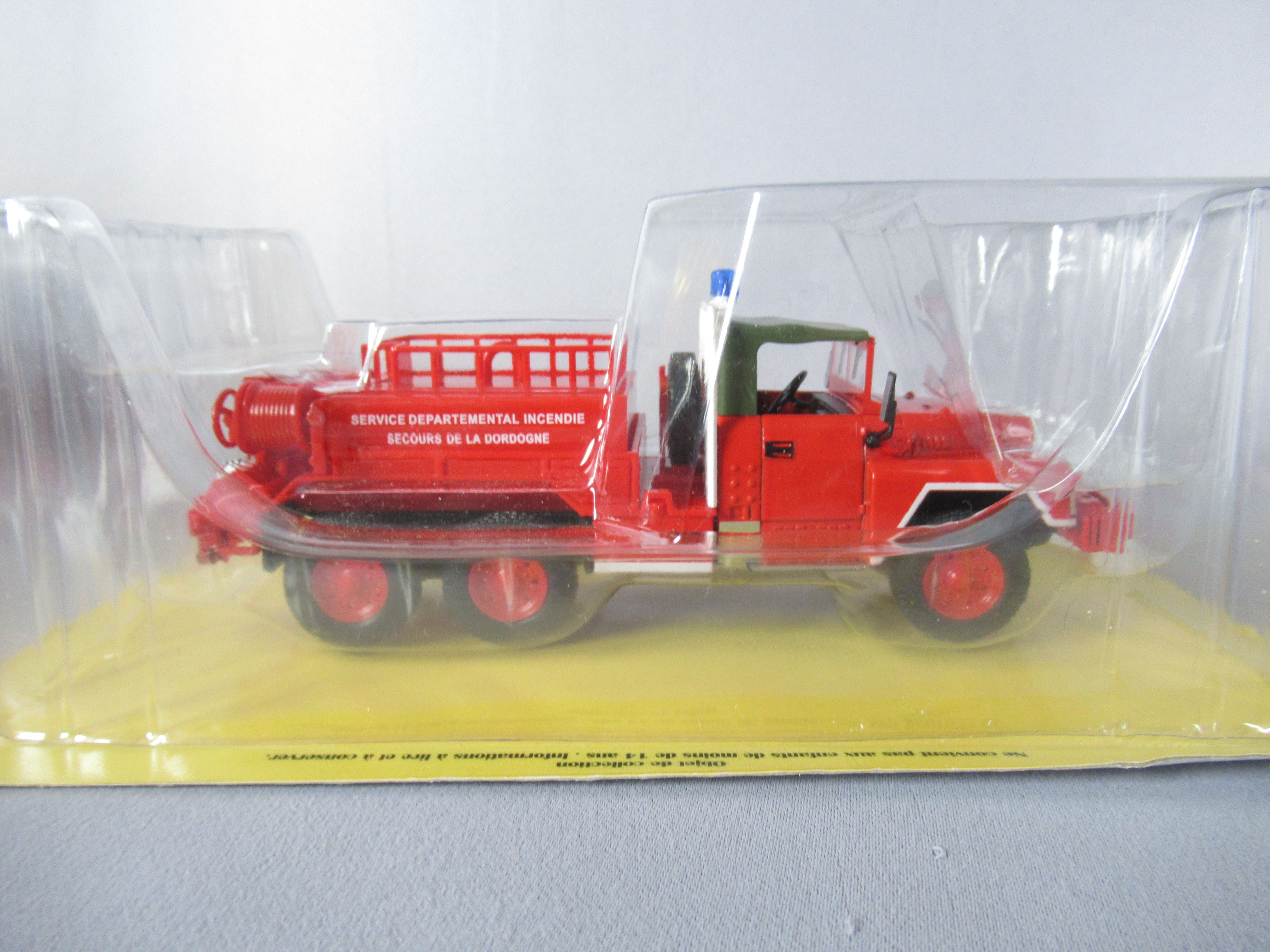 Voir photo 2 de Modèle réduit Camion de Pompiers "Camion Citerne Type Lourd Acmat TPK 6,35 6x6 FFL", échelle 1/43 Modèle réduit Camion de Pompiers "Camion Citerne Type Lourd Acmat TPK 6,35 6x6 FFL", échelle 1/43 Comme neuf - Vue 2 -