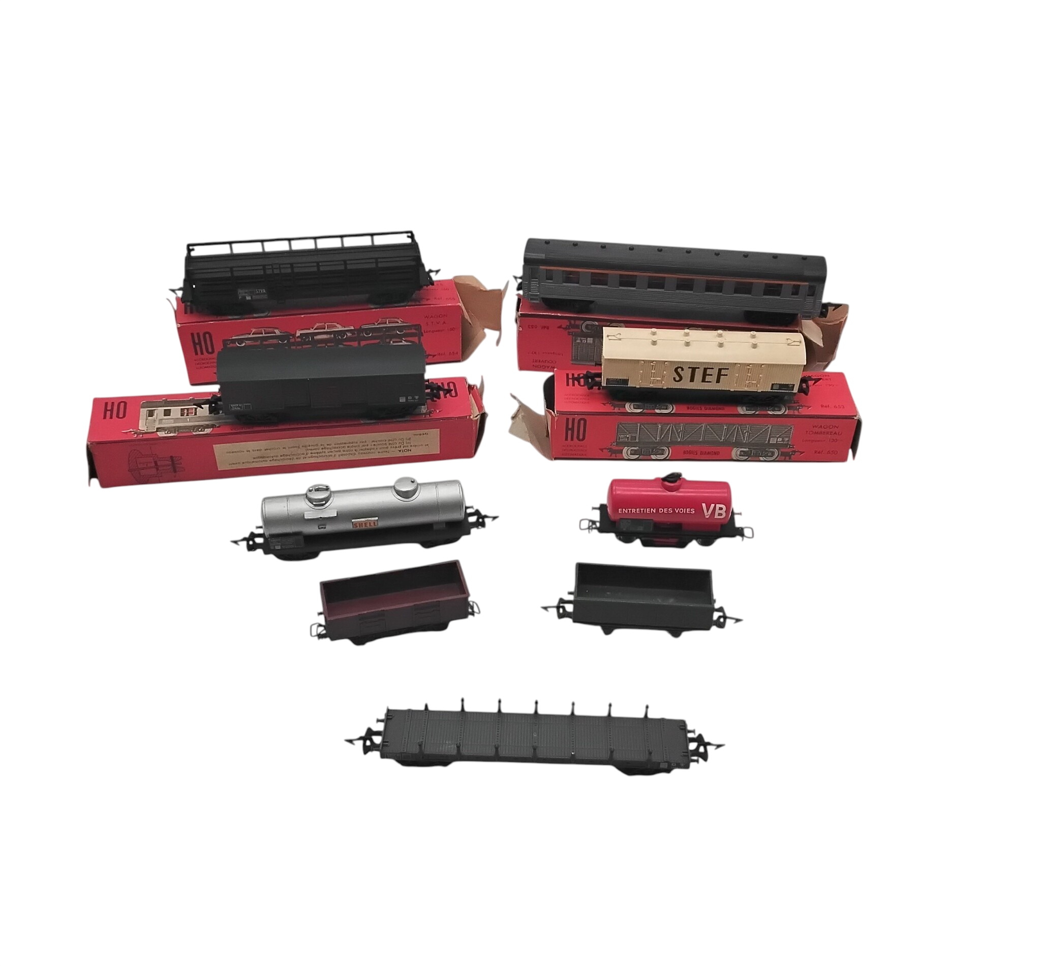 Lot de 9 locomotives de train Bon état -  reconditionné disponible sur Label Emmaüs