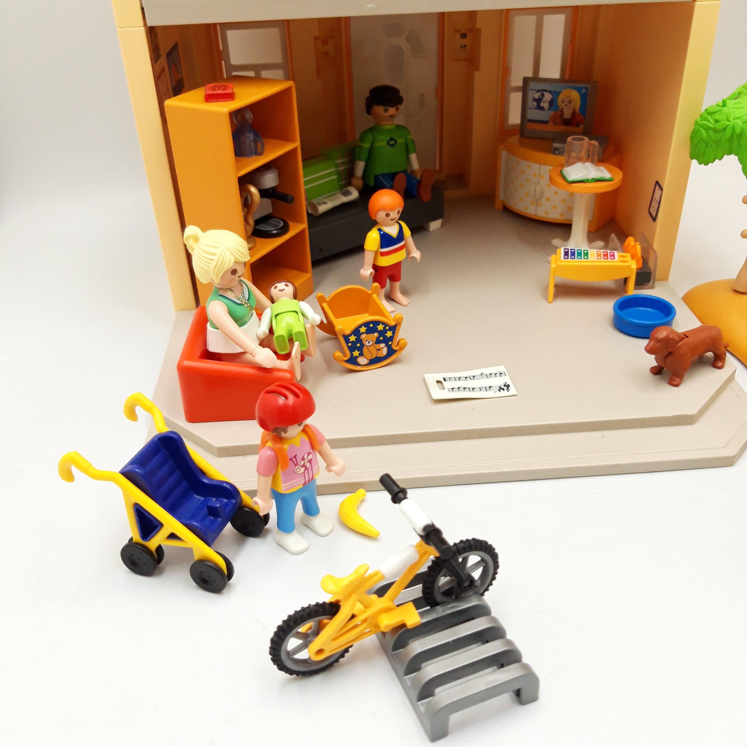 Playmobil 'Maison de ville avec accessoires' référence d'origine 70014, 60 pièces Bon état - Vue 8 - 