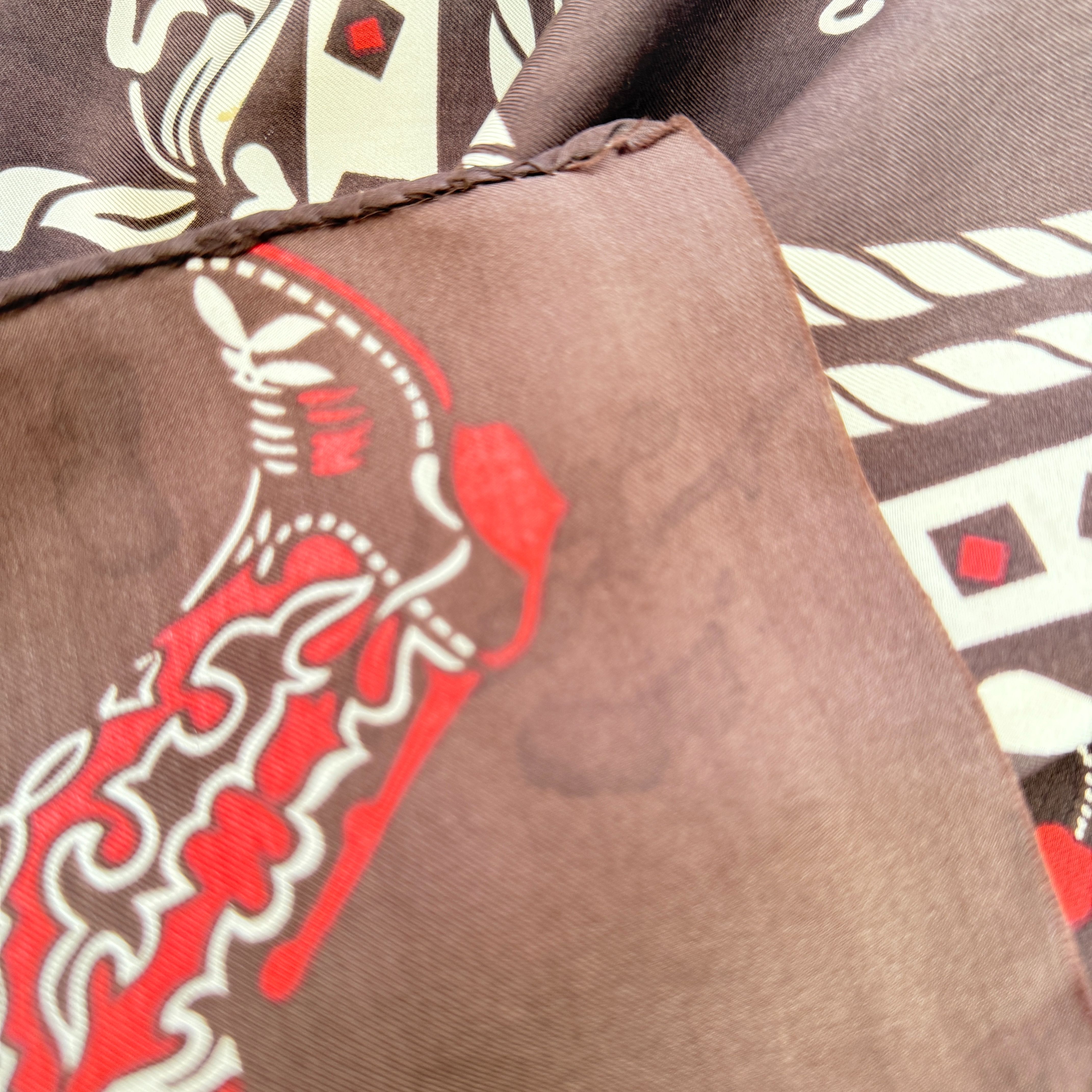 Foulard en soie naturelle - ourlet roulé à la main Bon état - Vue 5 - 
