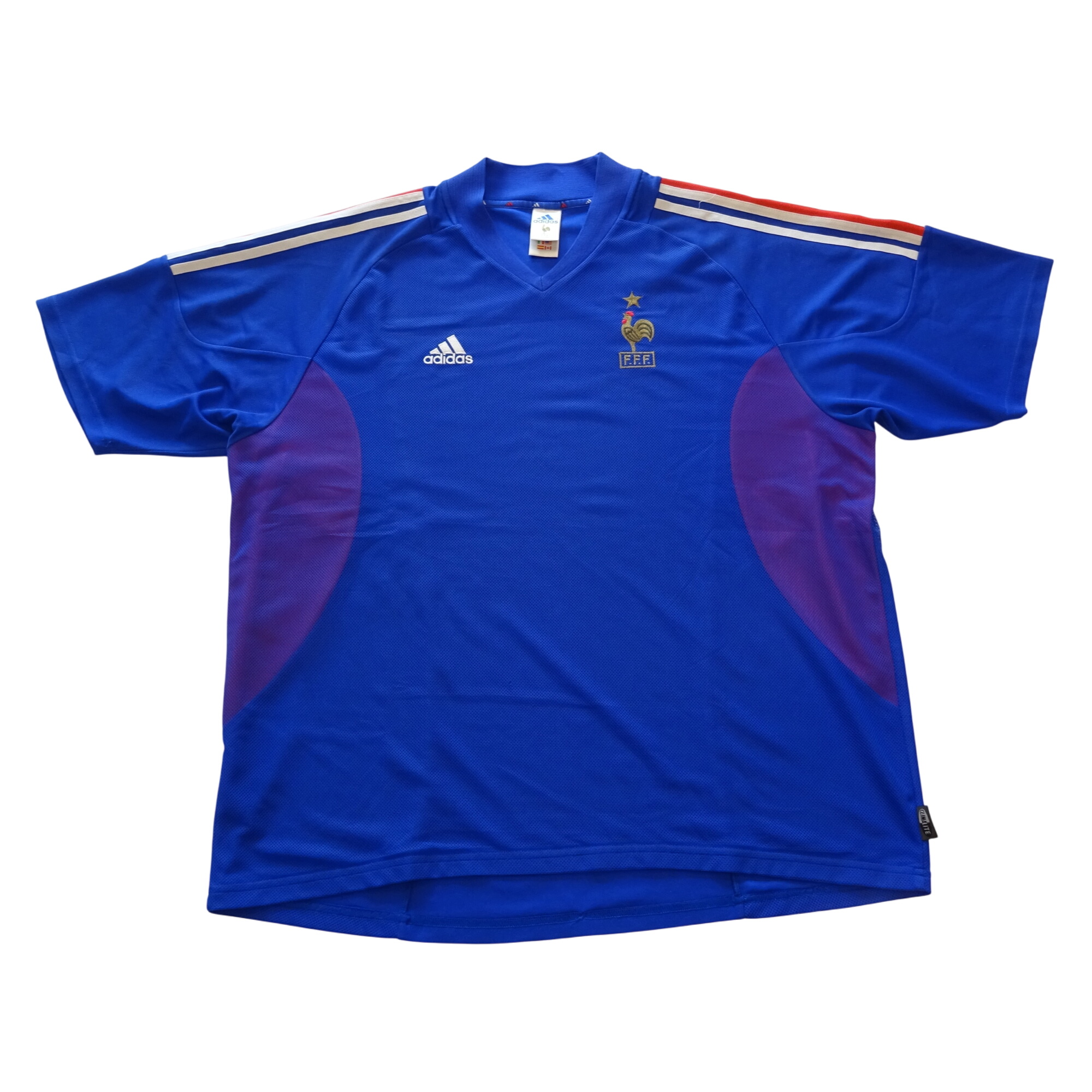 Acheter ADIDAS Ancien maillot de football équipe de France vintage rétro Bon état - 45,00 € ADIDAS Ancien maillot de football équipe de France vintage rétro Bon état - reconditionné disponible sur Label Emmaüs