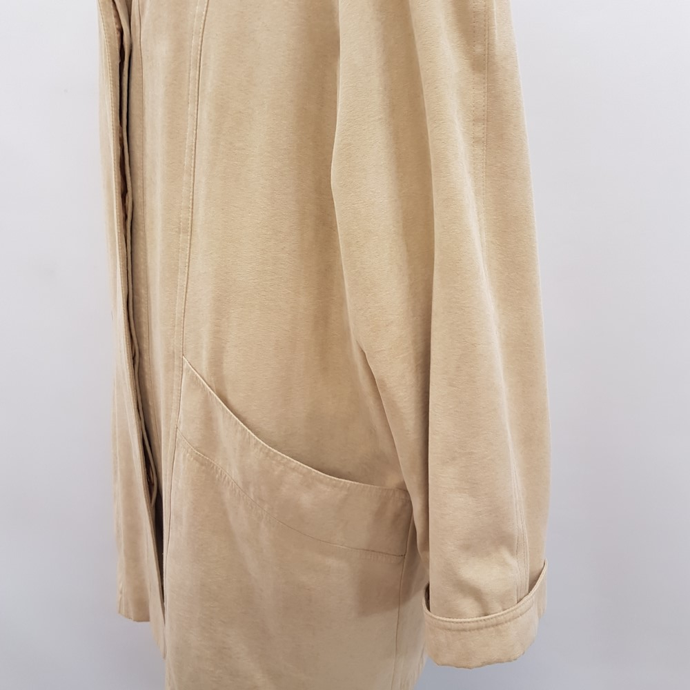 Voir photo 5 de Veste beige clair imitation daim - WEILL - taille 46 Veste beige clair imitation daim - WEILL - taille 46 Très bon état - Vue 5 -