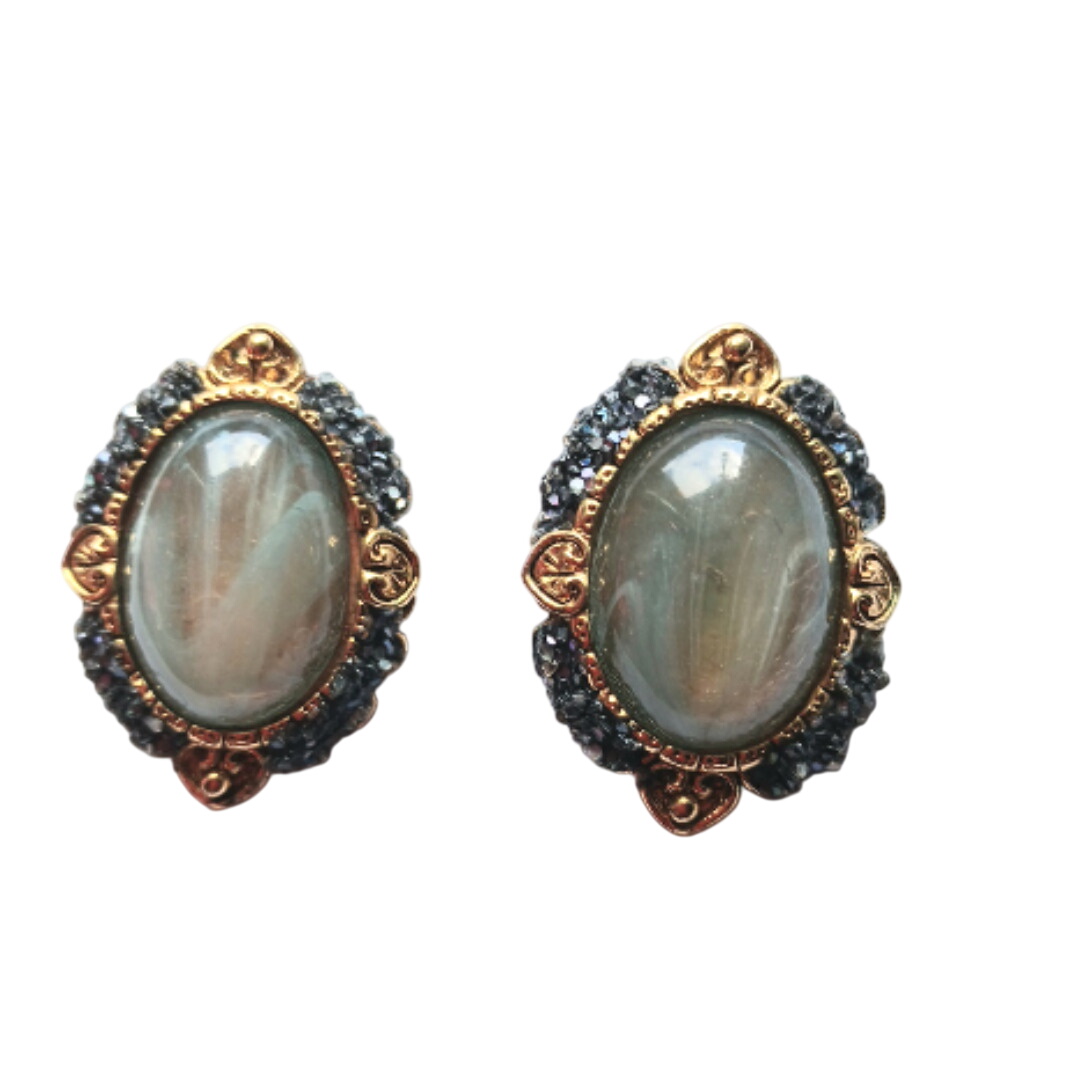 Acheter Chorange - Clips ovales en onyx Très bon état - 50,00 € Chorange - Clips ovales en onyx Très bon état - reconditionné disponible sur Label Emmaüs