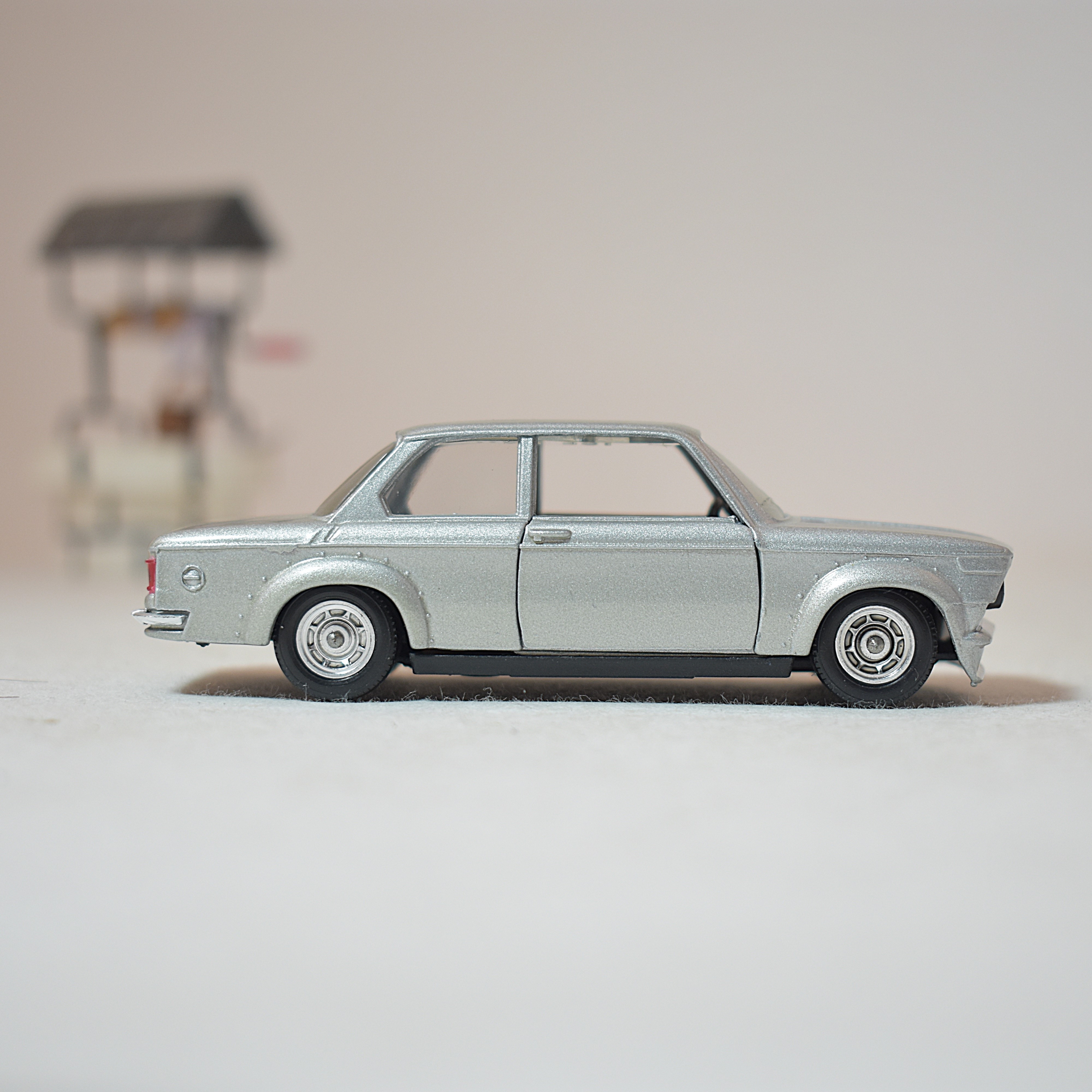 SOLIDO-MADE-IN-FRANCE-BMW-2002-TURBO-77-1/43-N°28-10-75  - Vue 7 - 